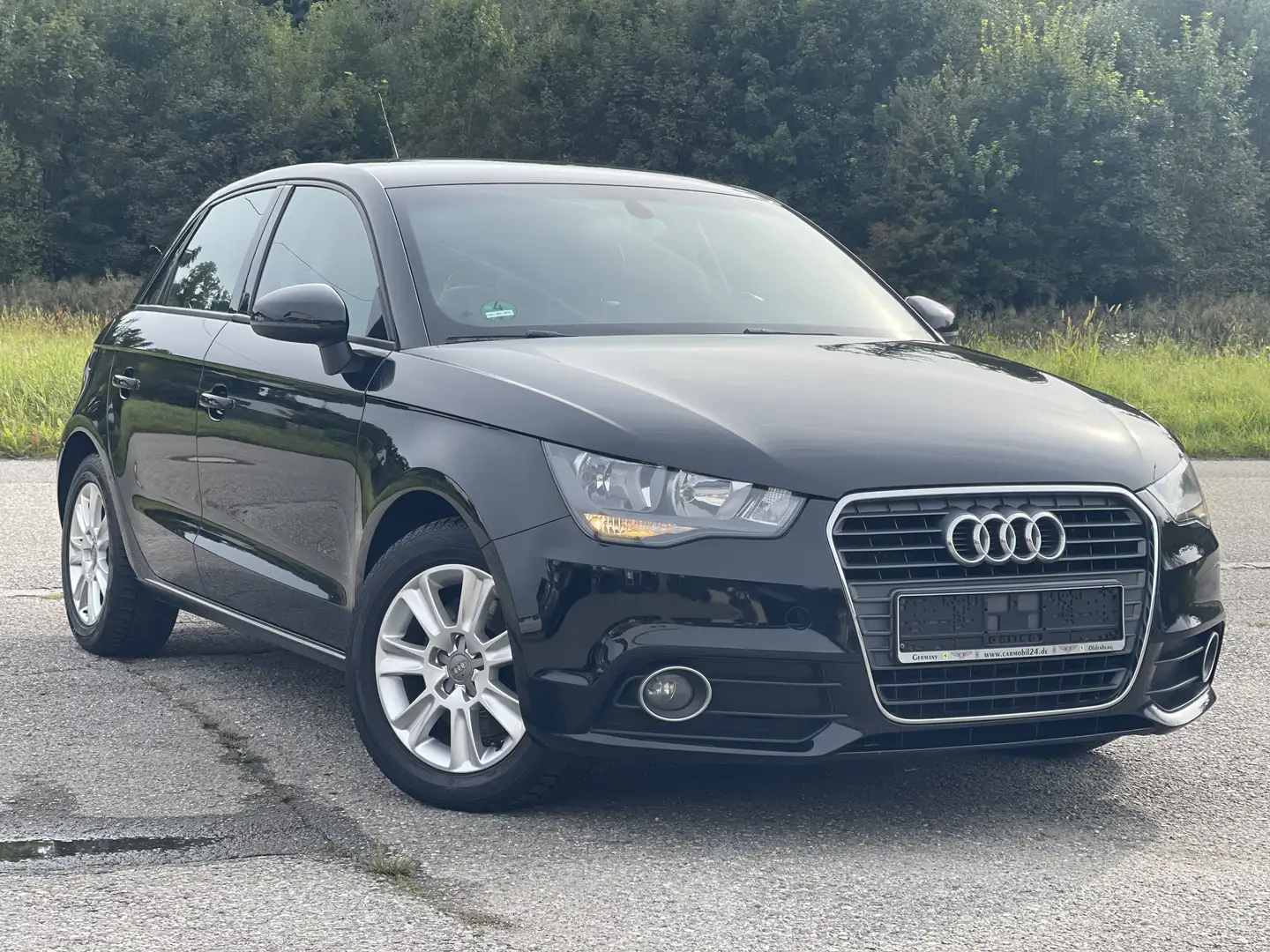 Audi A1 Neue Steuerkette-Navi-PDC-SH Schwarz - 1