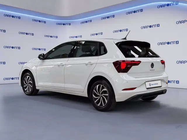 Volkswagen Polo view 4