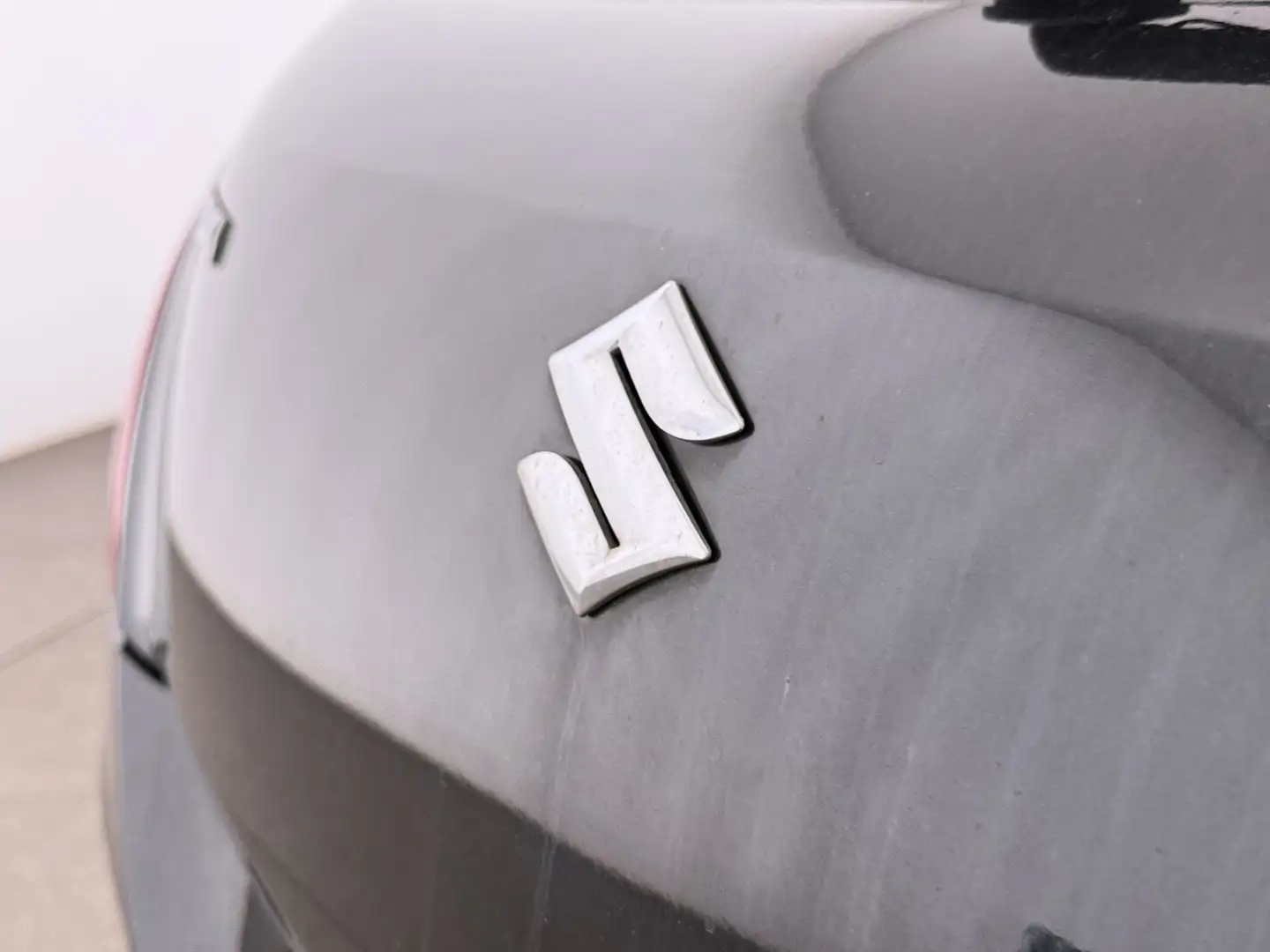Suzuki Swift 1.2 Benzin SITZHEIZUNG KLIMA-ANLAGE RADIO Schwarz - 2