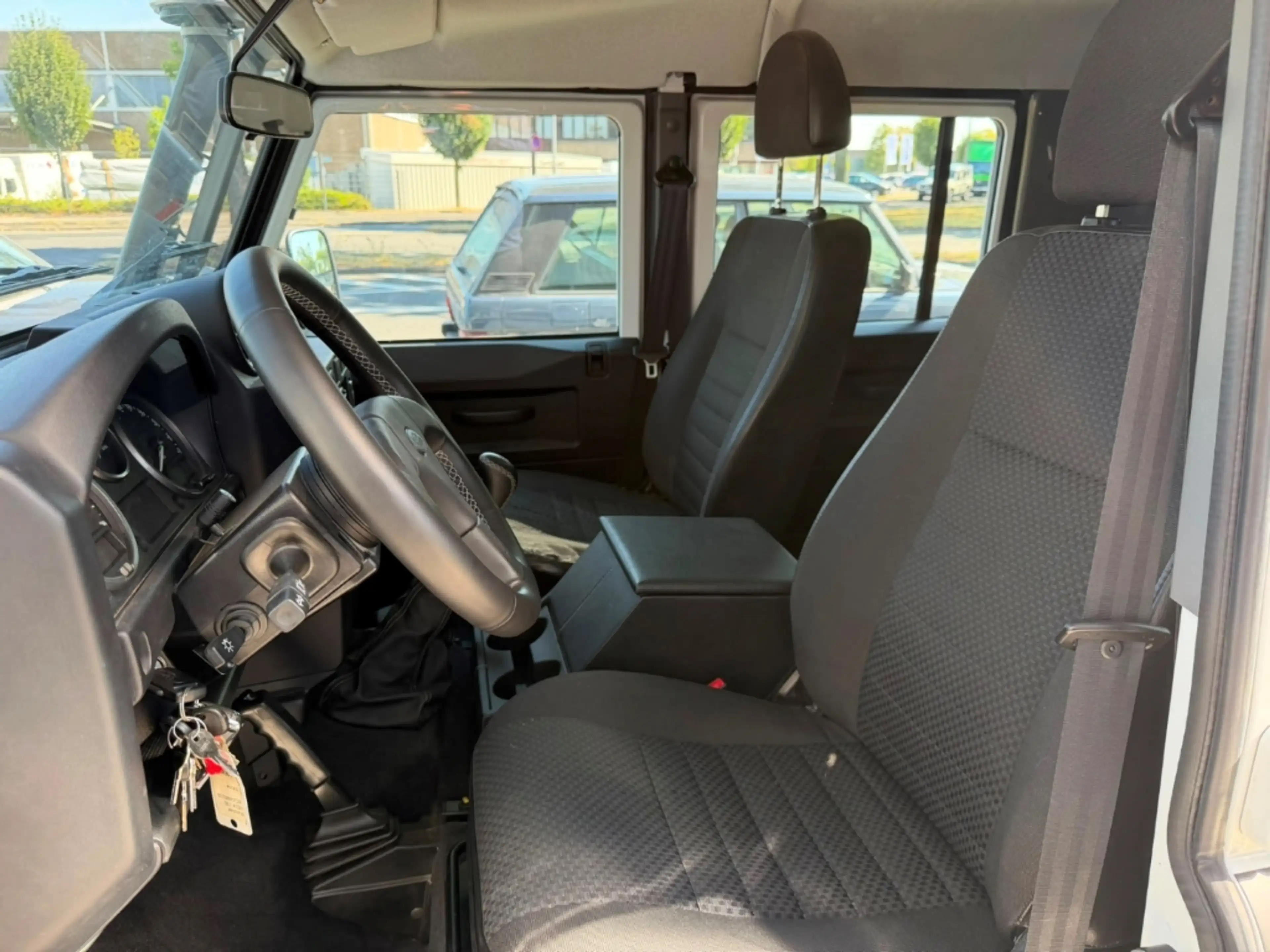 Land Rover Defender 150 L316 2.2 TD4 Expeditionsmobil mdx — photo 9