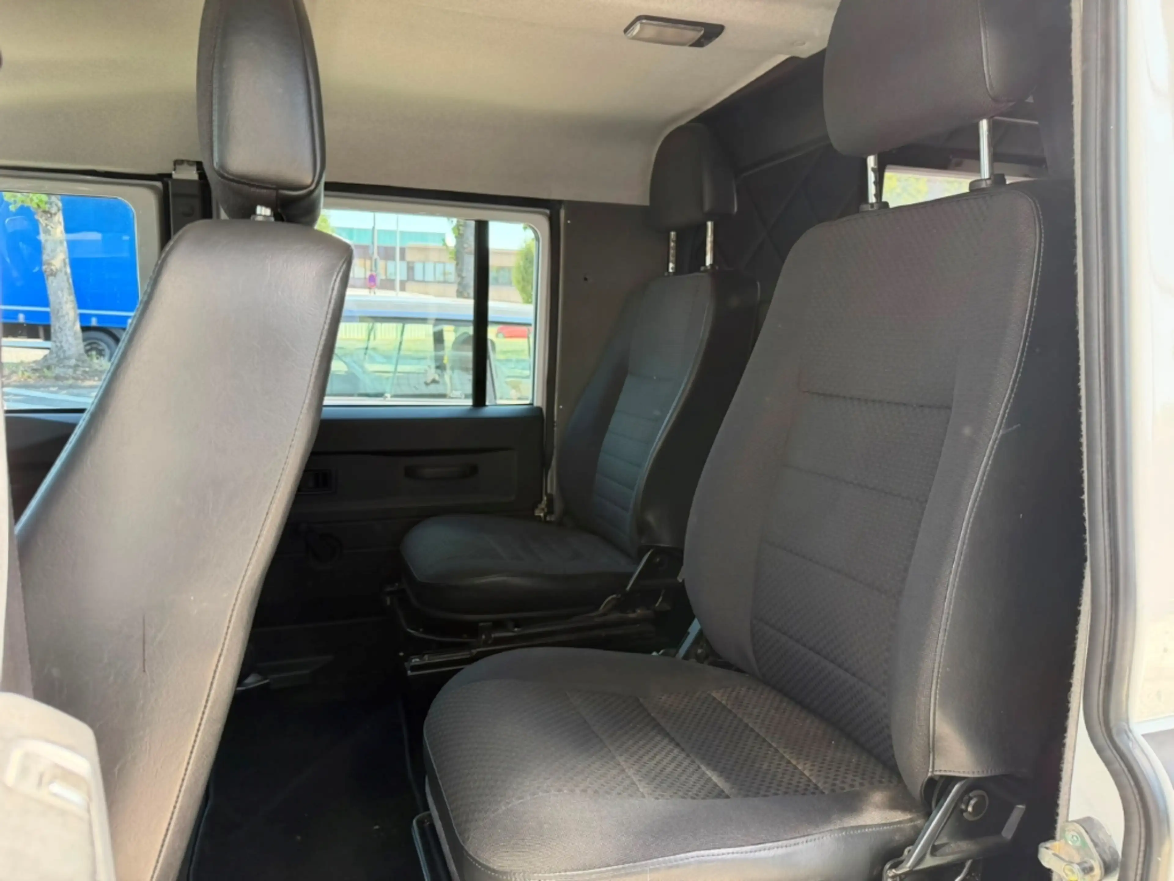 Land Rover Defender 150 L316 2.2 TD4 Expeditionsmobil mdx — photo 10