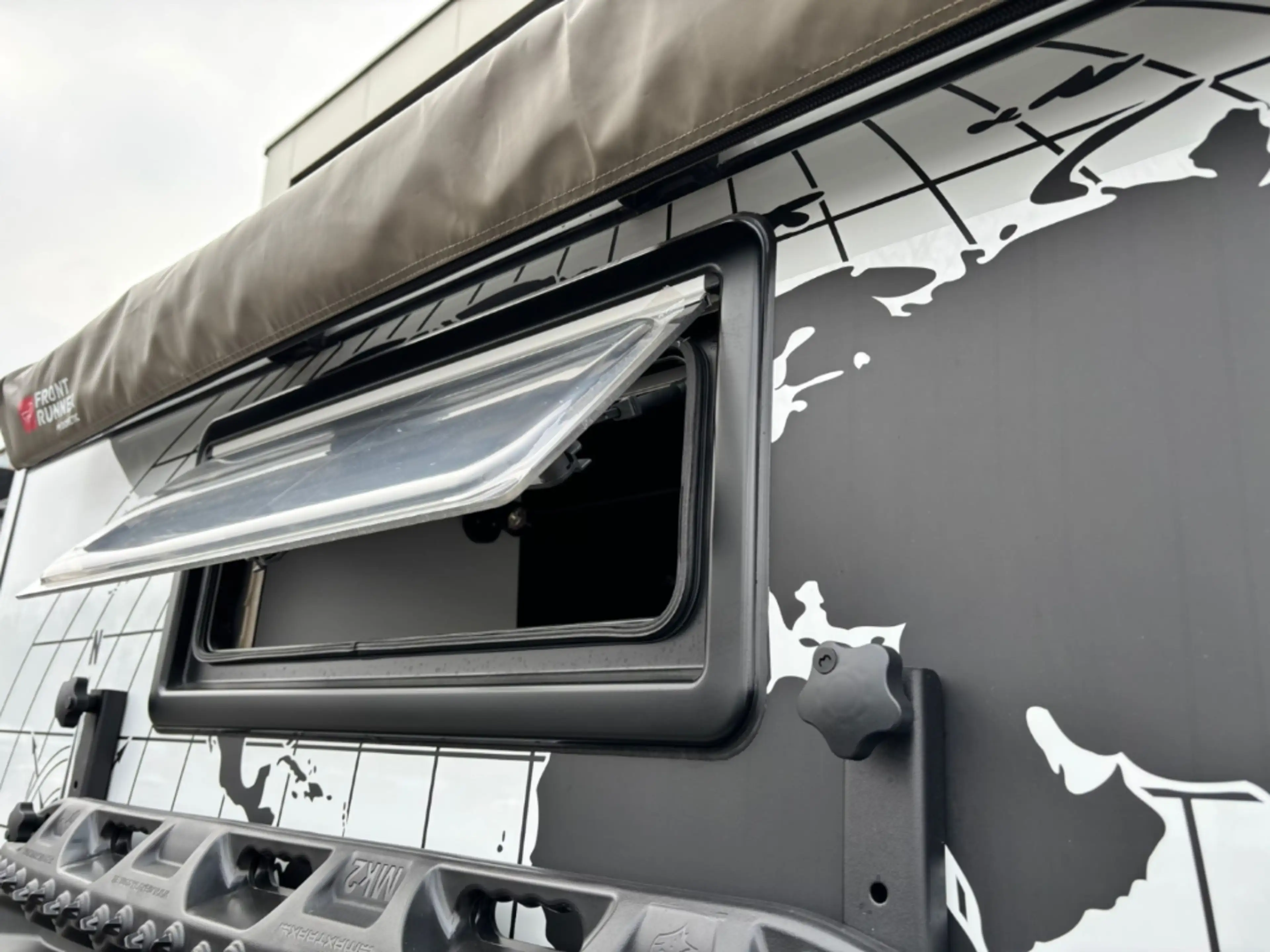 Land Rover Defender 150 L316 2.2 TD4 Expeditionsmobil mdx — photo 31