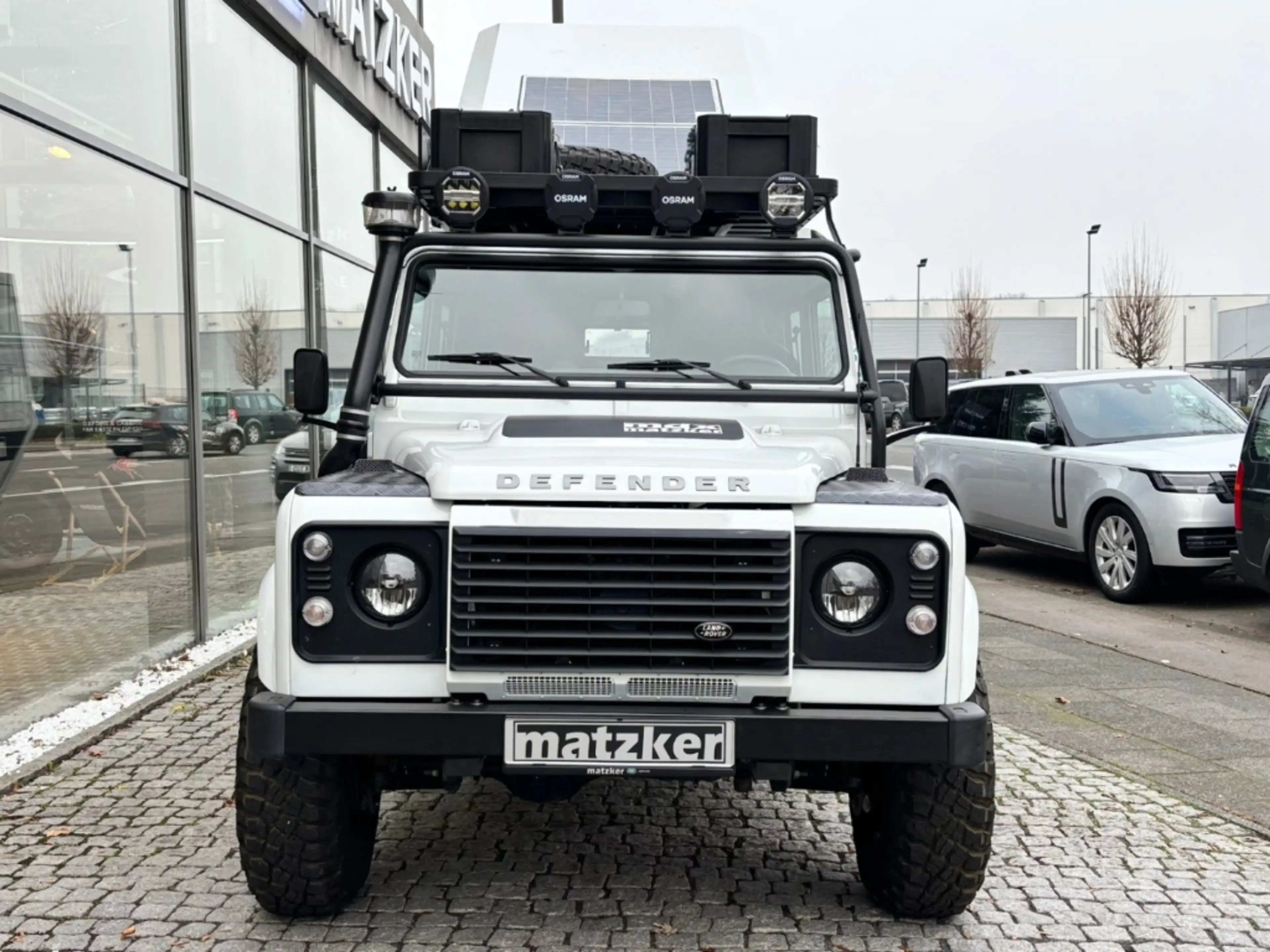 Land Rover Defender 150 L316 2.2 TD4 Expeditionsmobil mdx — photo 3