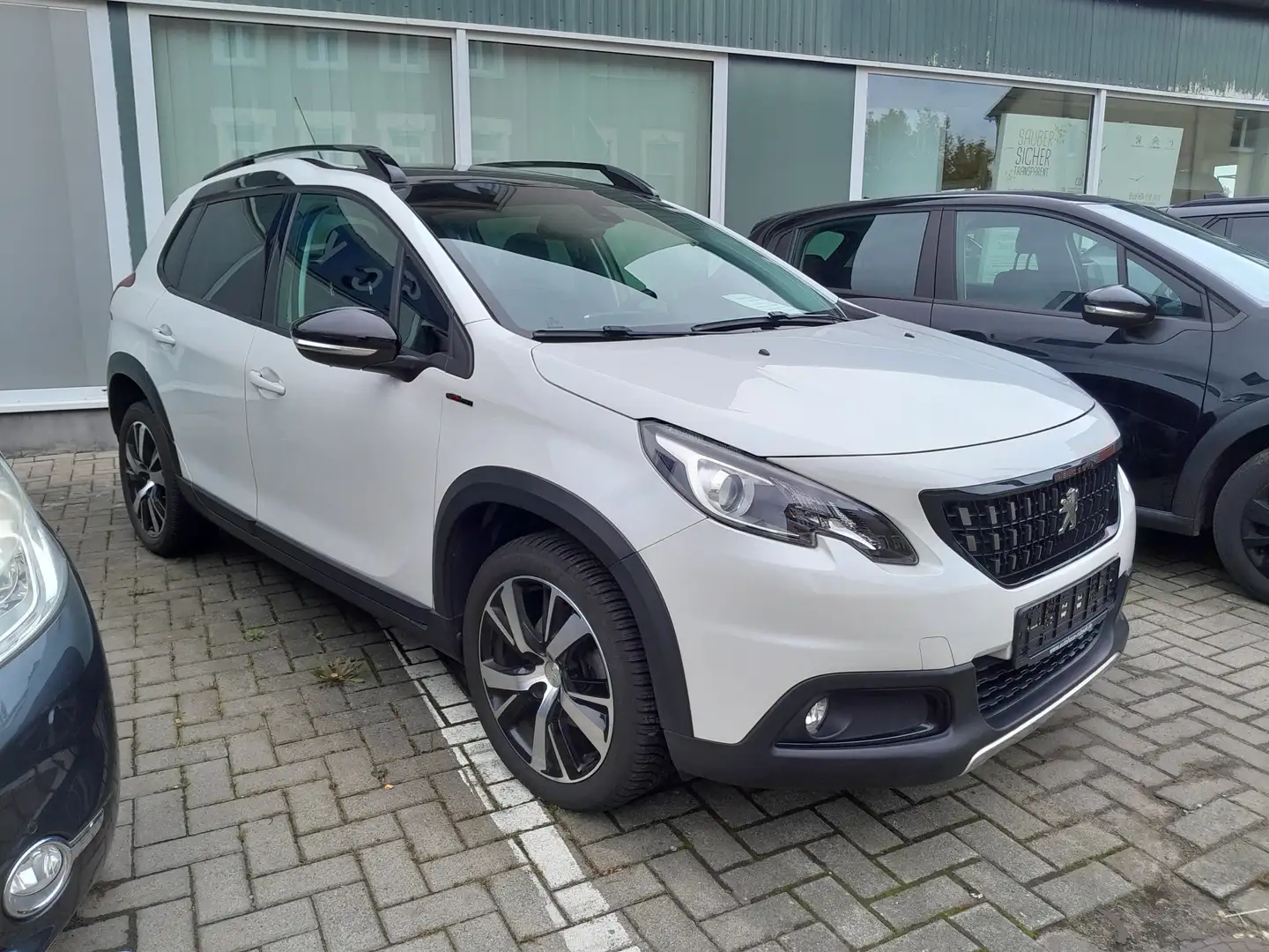 Peugeot 2008 Allure GT-Line 130 EAT 6 NaviSTANDHEIZUNG KameraPa Weiß - 2