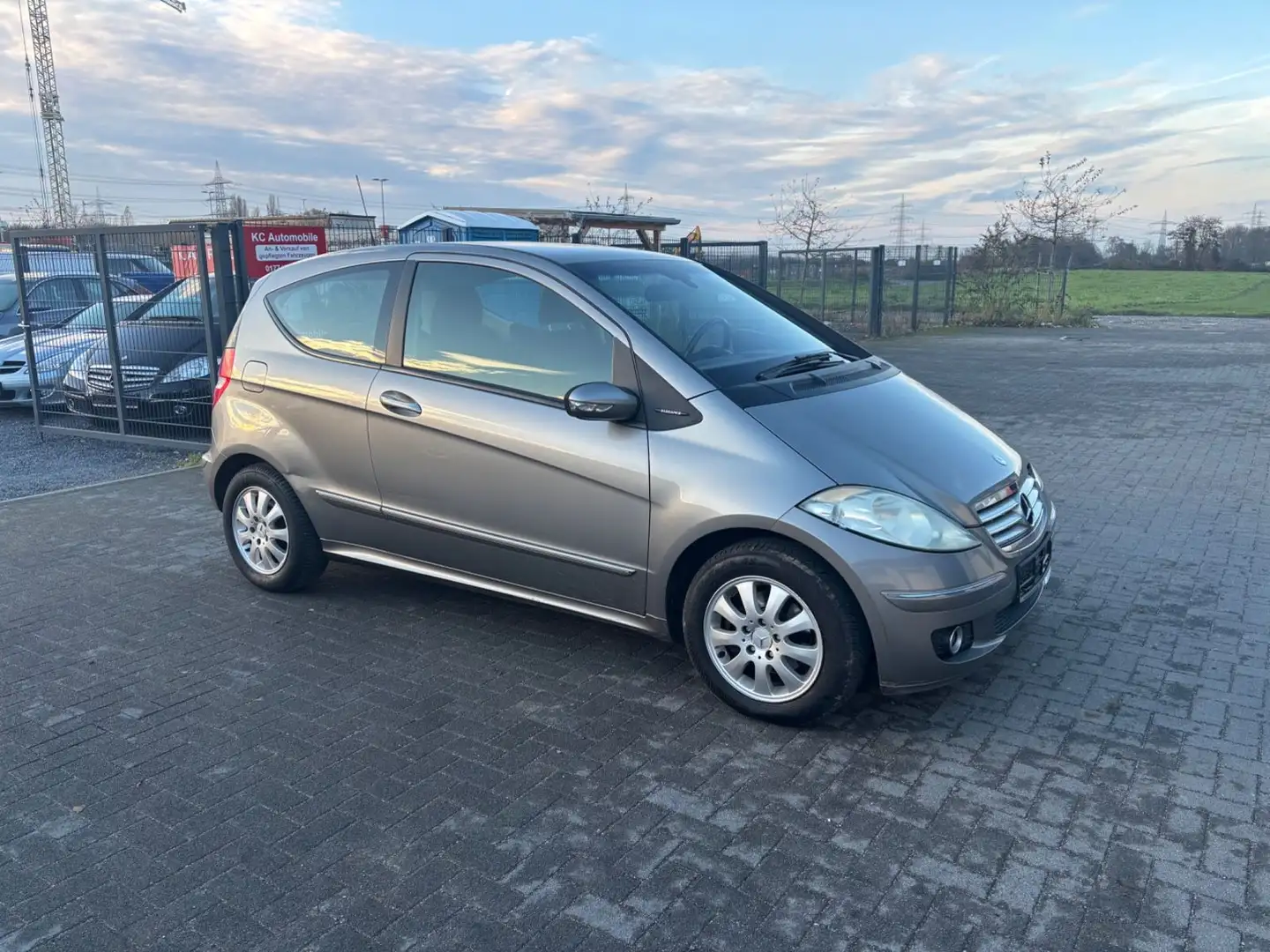 Mercedes-Benz A 150 Elegance* AUTOMATIKGETRIEBE* Gri - 1