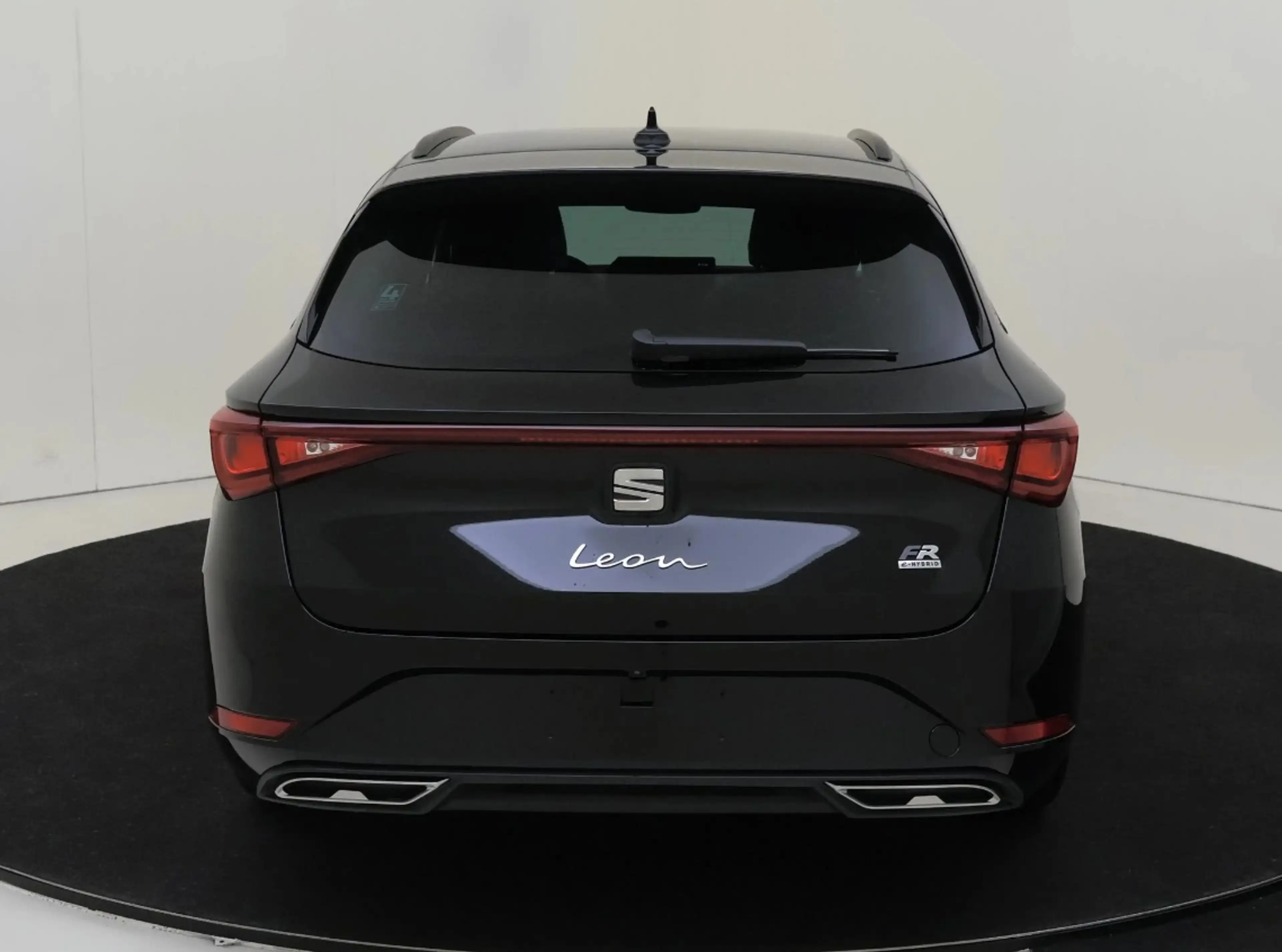 SEAT Leon e-Hybrid Sportstourer 1.5 TSI FR Business — photo 4
