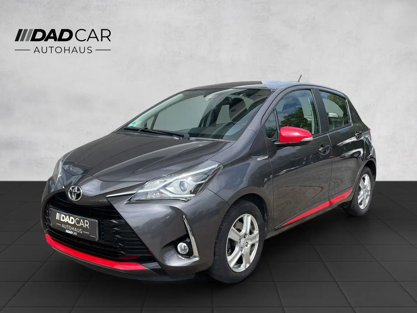 Toyota Yaris Launch Edition SPURHALTE KEYLESS R-KAMERA Gris - 1