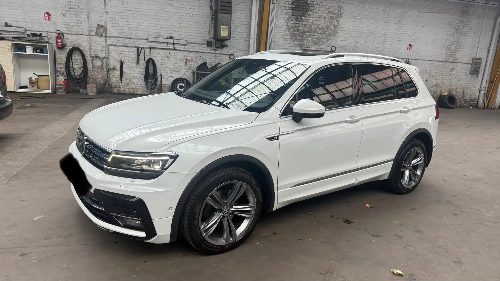 Volkswagen Tiguan 2.0 TDi R line intérieur extérieur 0485/619.624 - 2