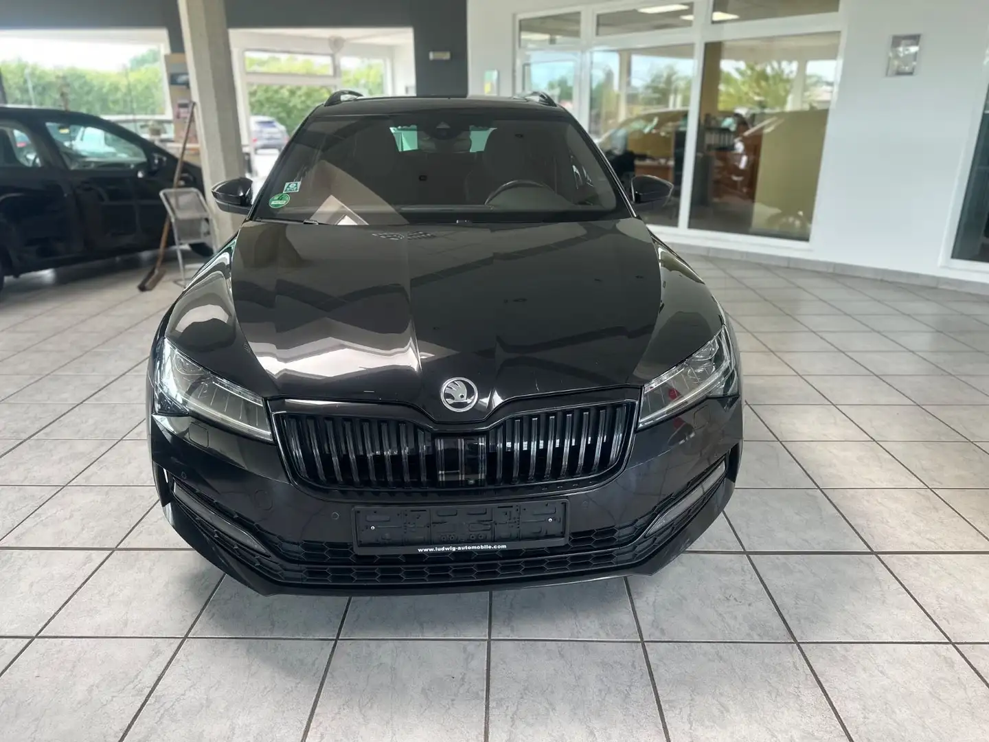 Skoda Superb Combi Sportline 4x4 Scheckheft MwSt! Noir - 2