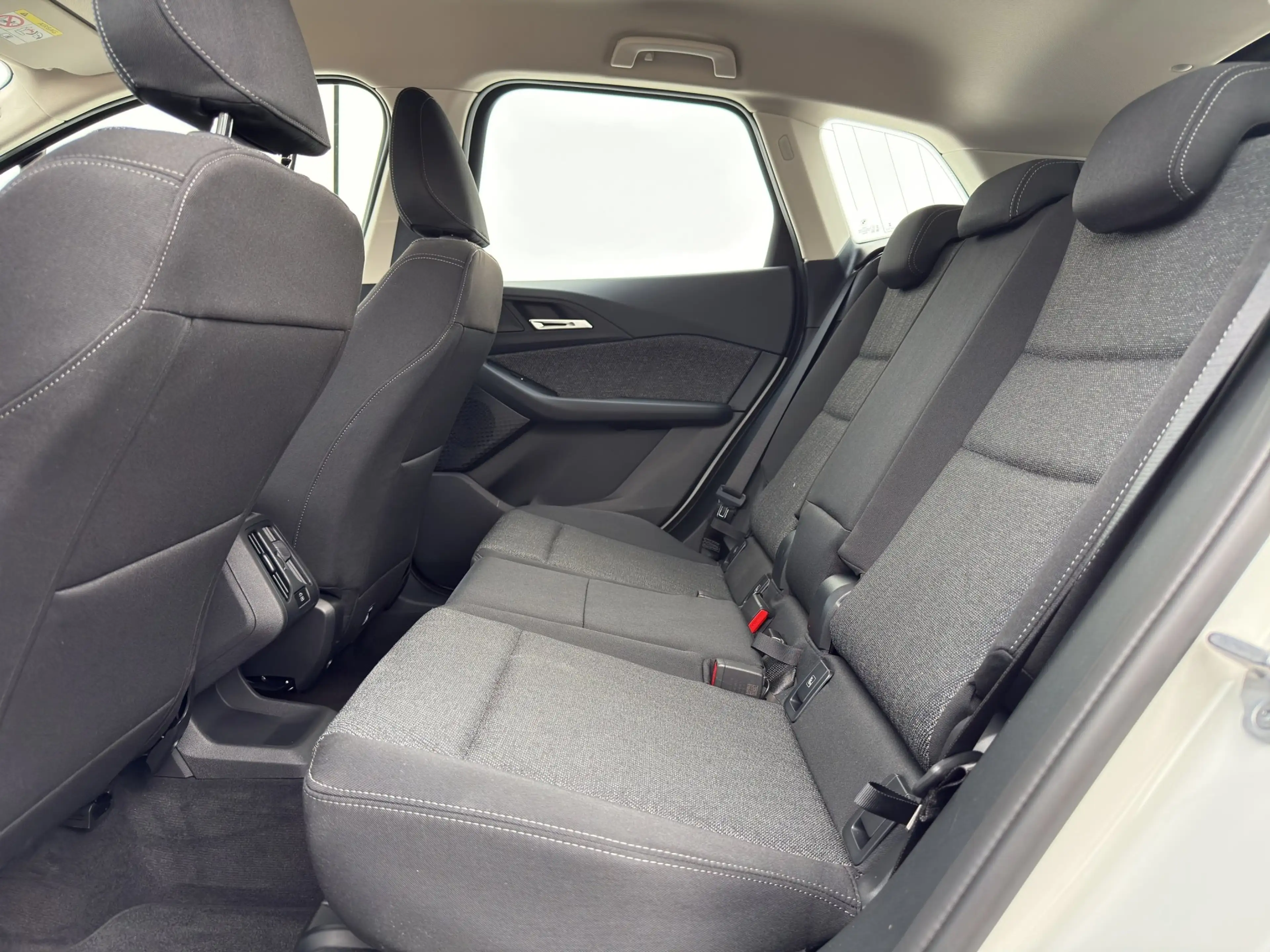 BMW 220 220i Active Tourer LED+AHK+Komfort+SHZ — photo 9
