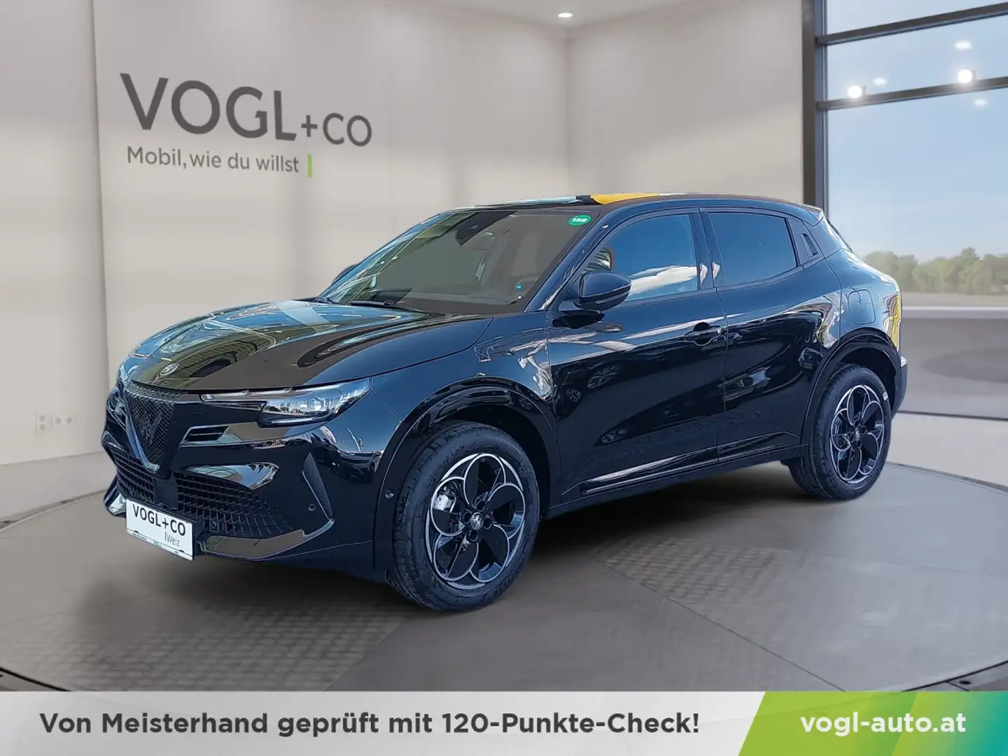 Alfa Romeo Junior Ibrida Q4 1.2 MHEV eAWD e-DCT6 Noir - 1
