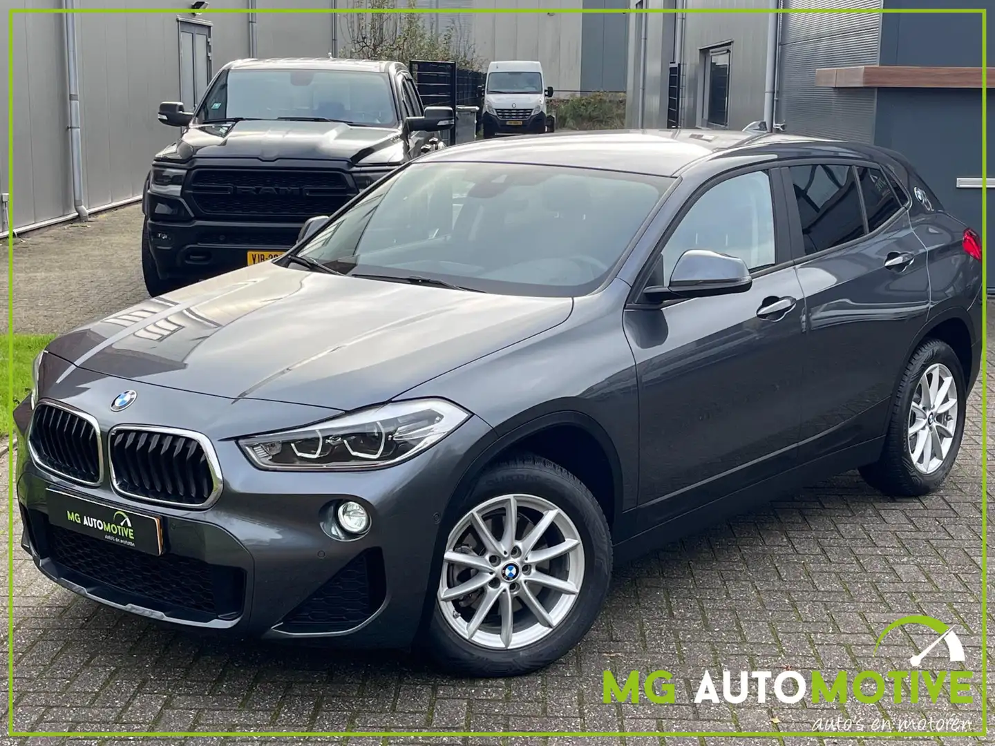 BMW X2 SDrive18i High Executive | Navi | PDC | Trekhaak | Grijs - 2
