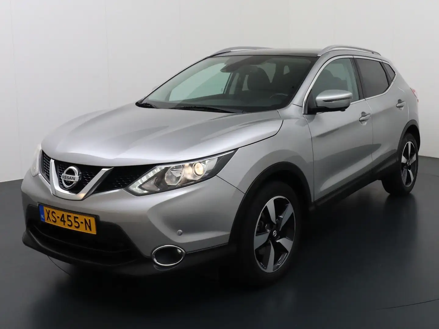 Nissan Qashqai 1.2 Connect Edition Grau - 1