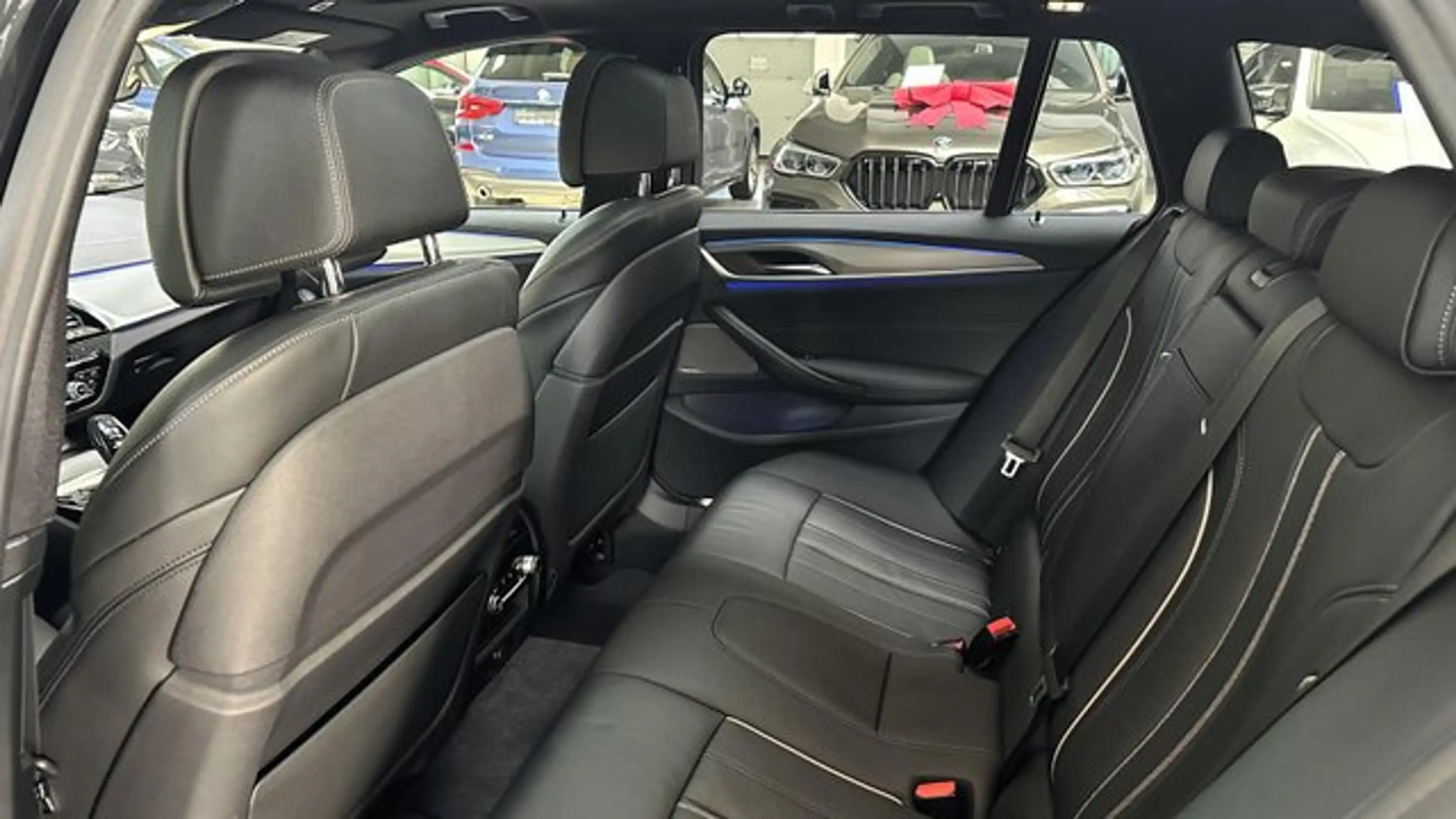 BMW 540 i xDrive Touring/LUXURY LINE/HARMAN/KOMFORT/ — photo 10