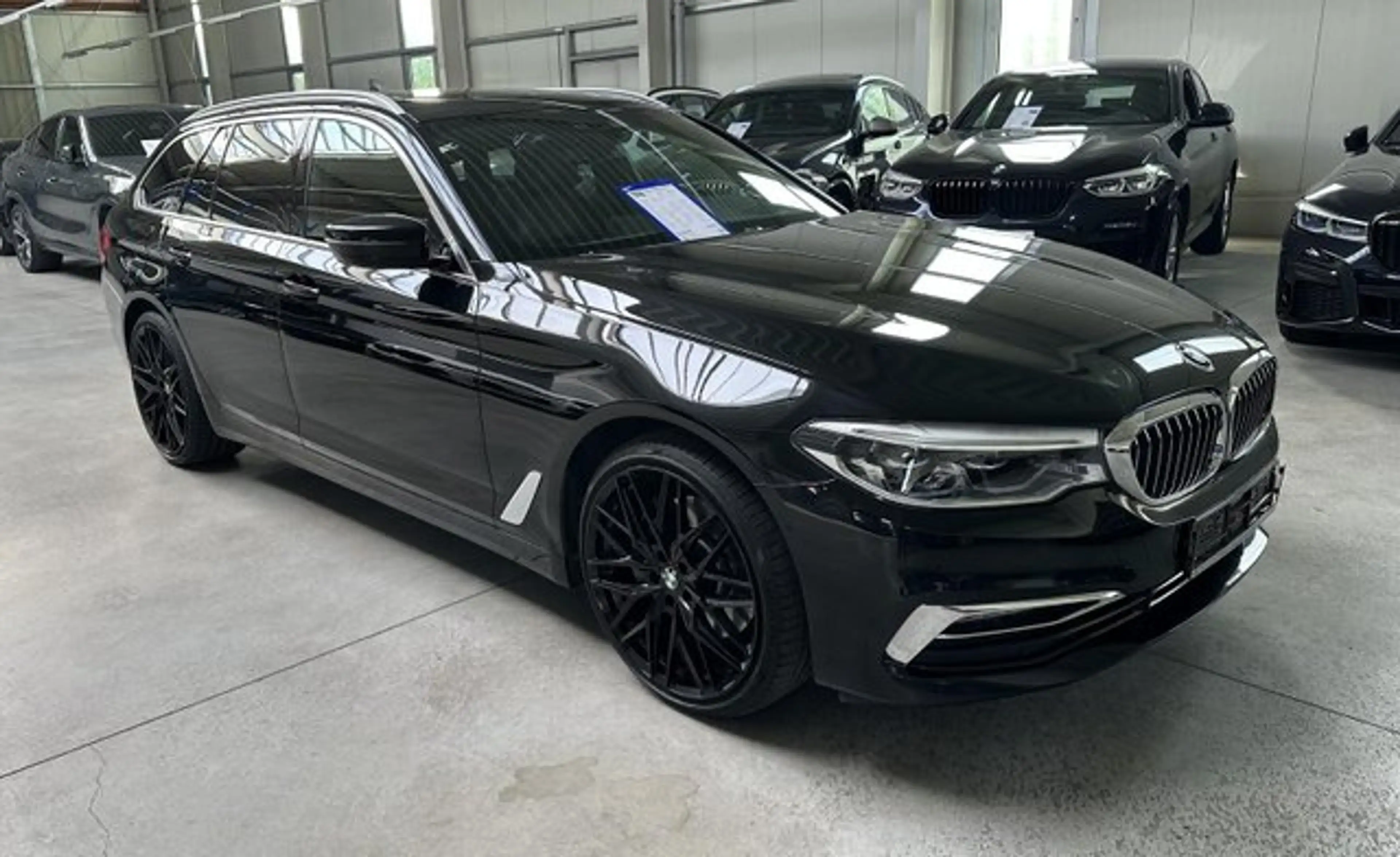 BMW 540 i xDrive Touring/LUXURY LINE/HARMAN/KOMFORT/ — photo 2