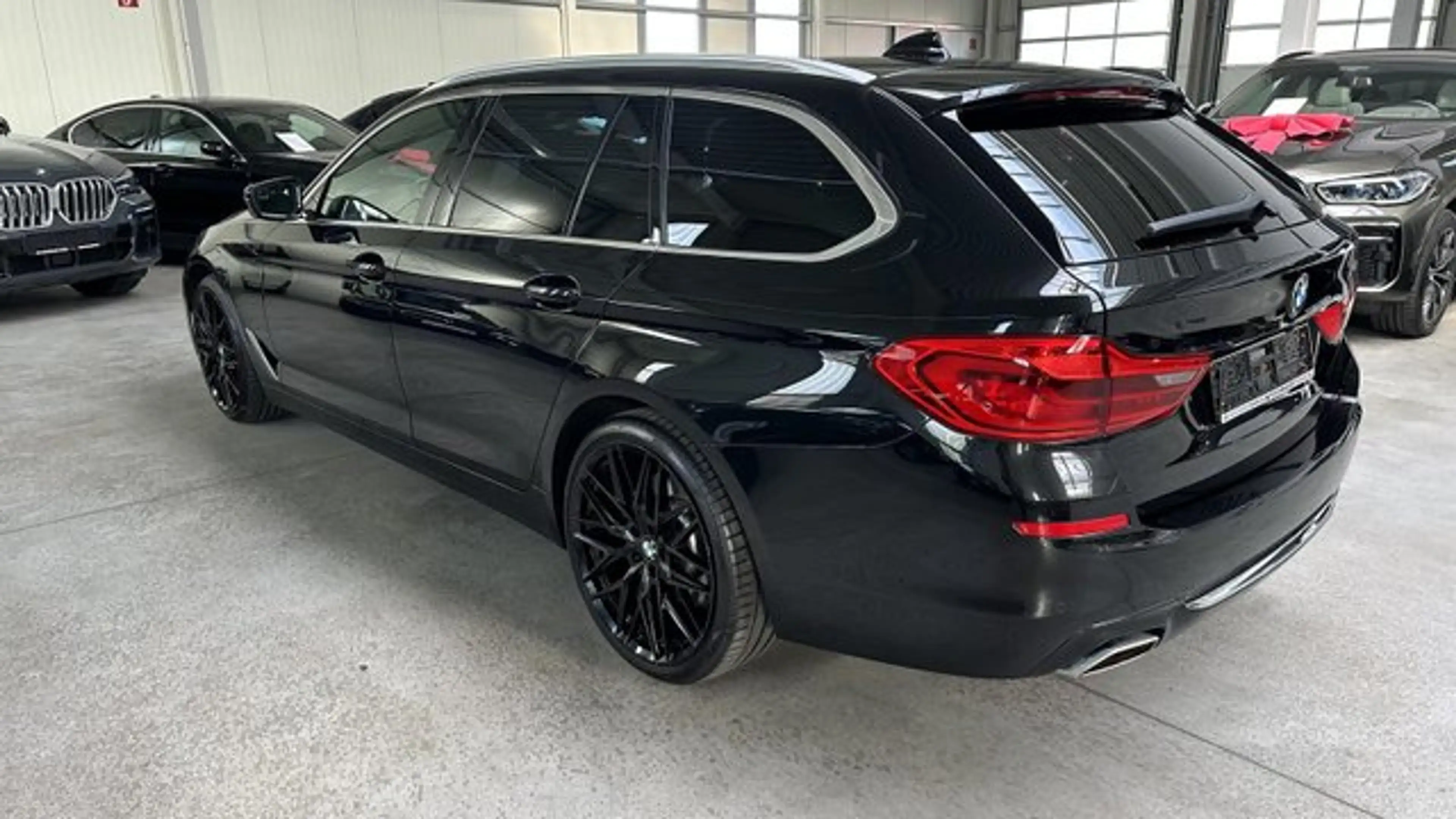 BMW 540 i xDrive Touring/LUXURY LINE/HARMAN/KOMFORT/ — photo 6