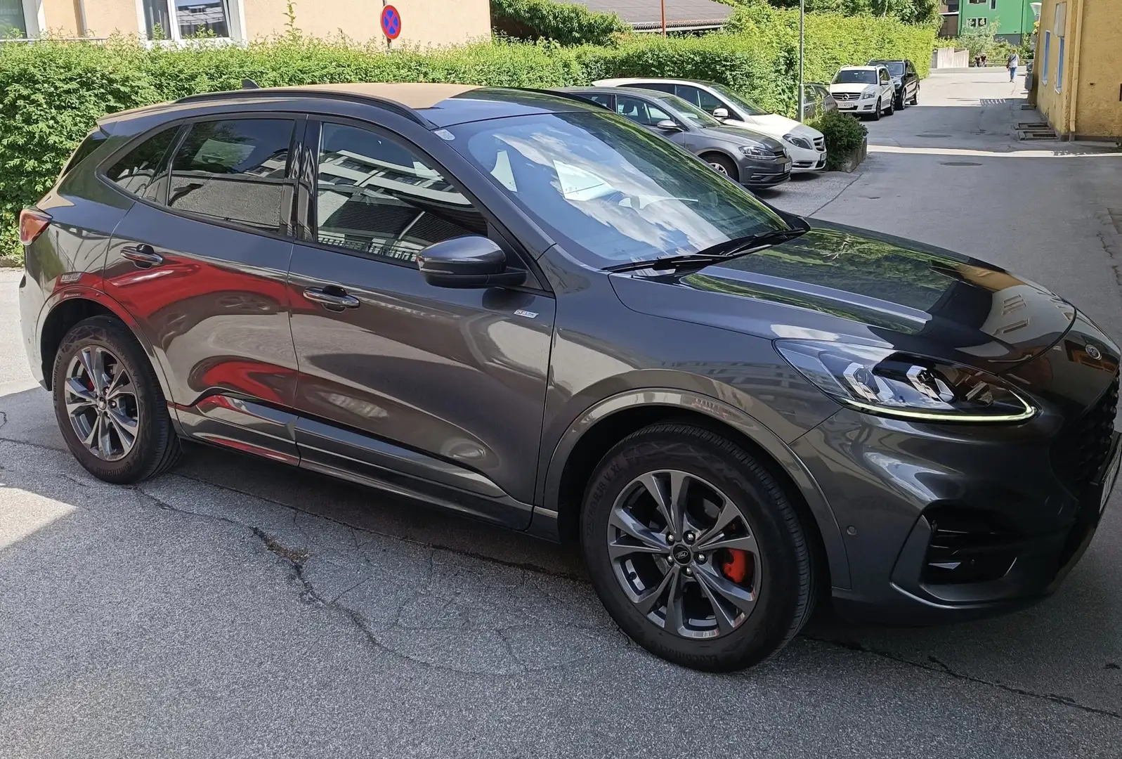 Ford Kuga 2,5 Duratec PHEV ST-Line Aut. Grau - 1