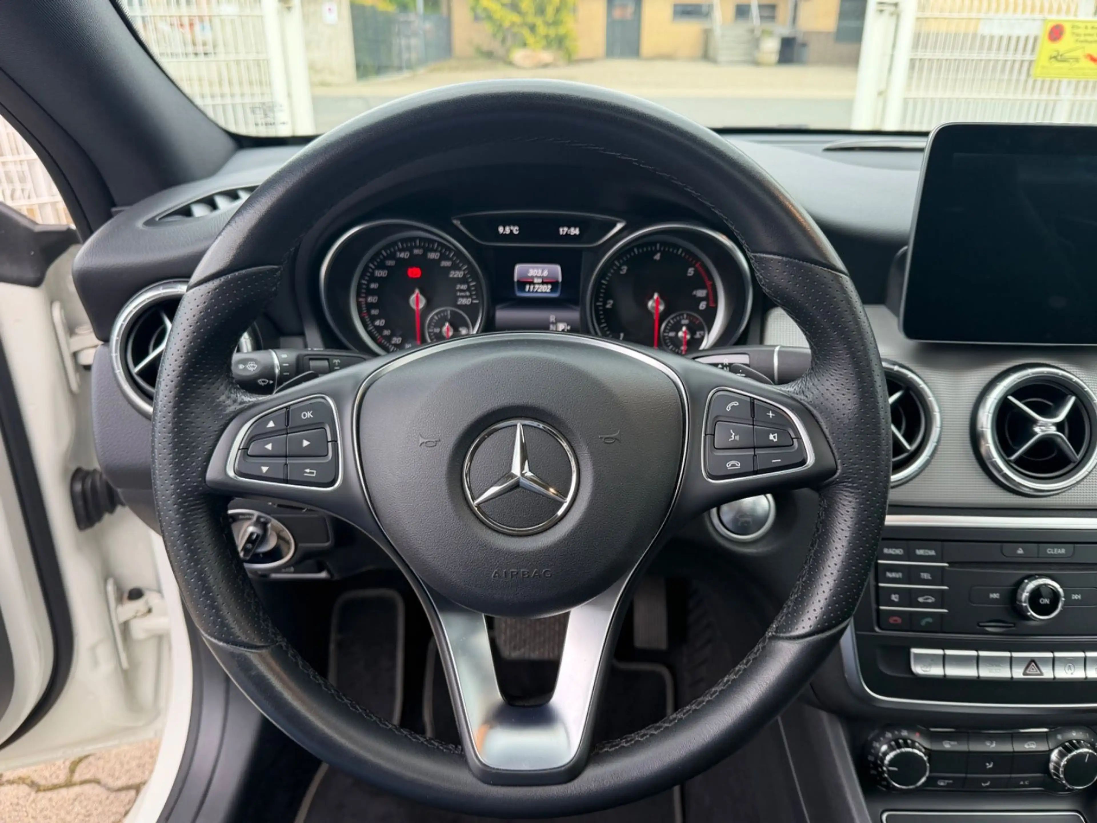 Mercedes-Benz CLA 220 CLA 220*Shooting Brake*4Matic*PANO*SHZ*NAVI*LED* — photo 14