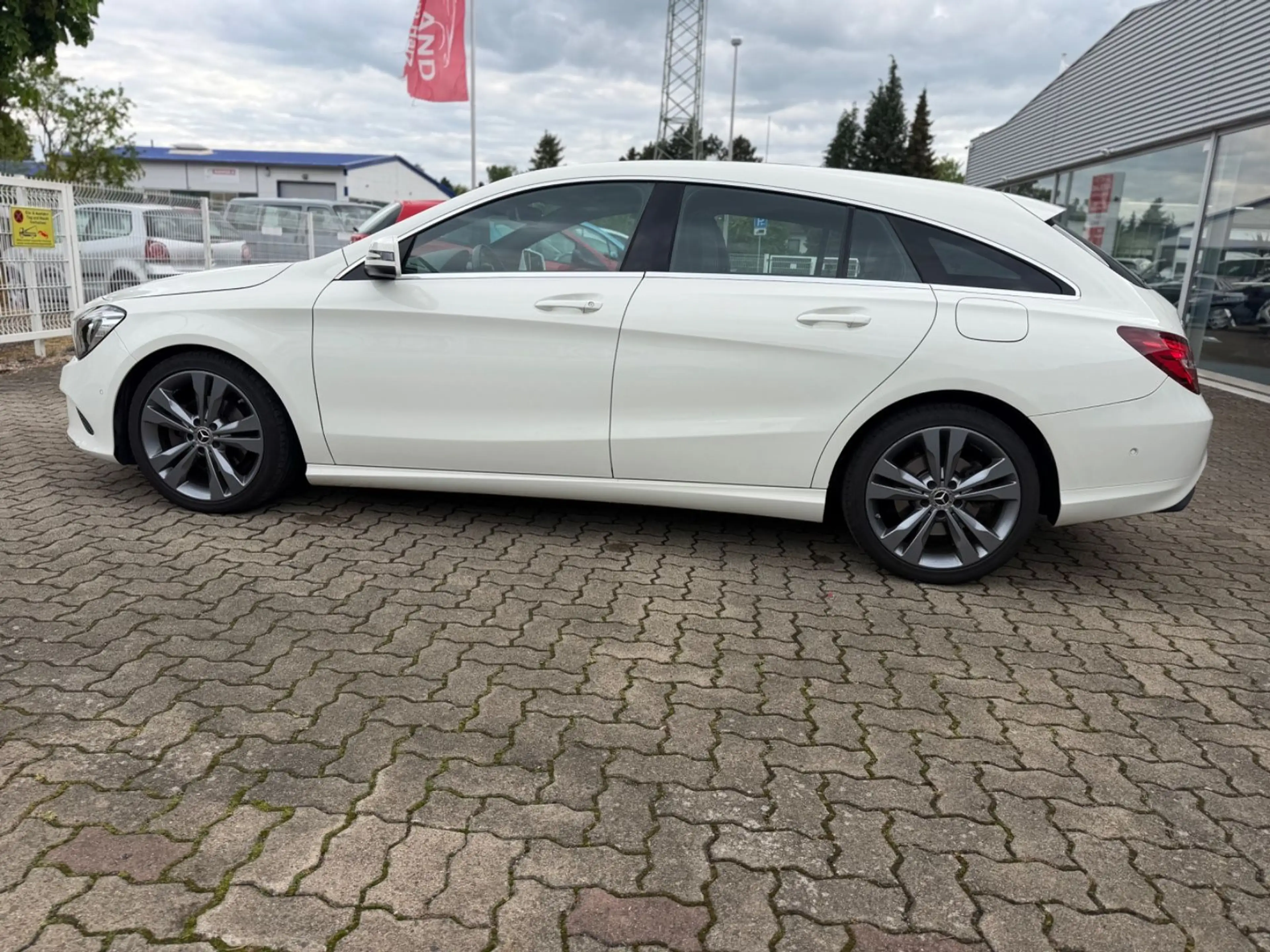 Mercedes-Benz CLA 220 CLA 220*Shooting Brake*4Matic*PANO*SHZ*NAVI*LED* — photo 11