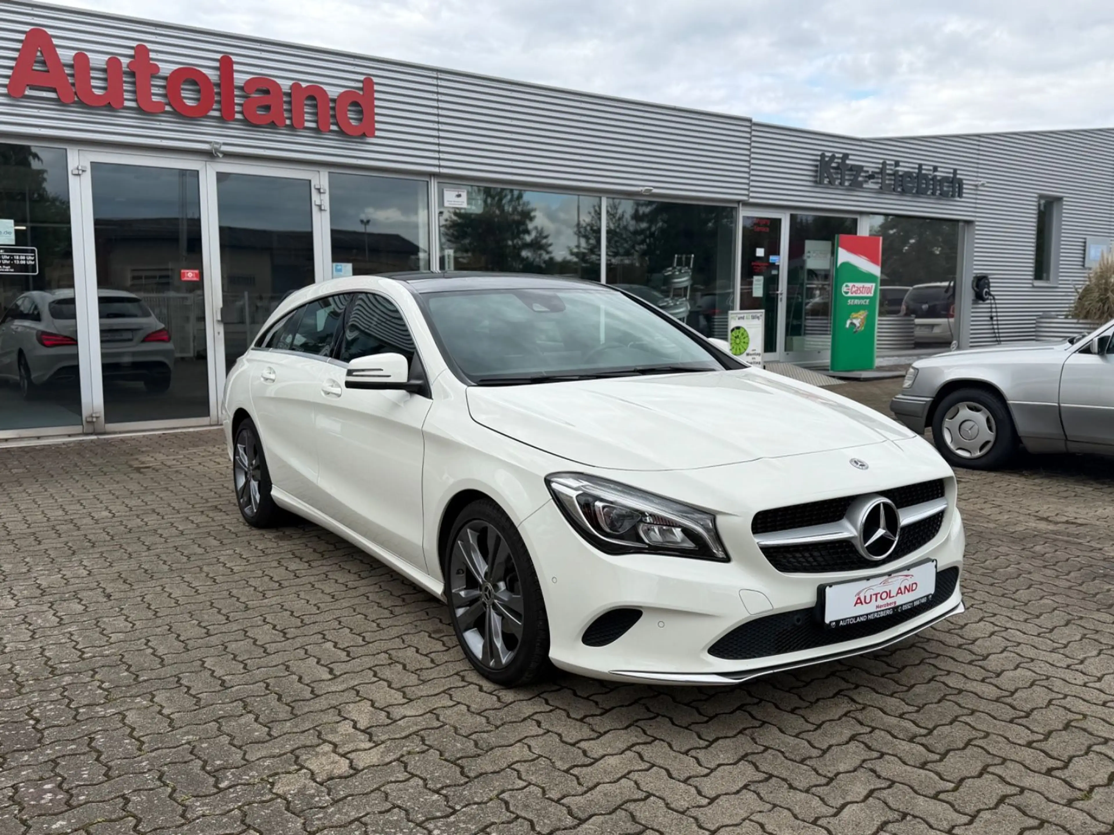 Mercedes-Benz CLA 220 CLA 220*Shooting Brake*4Matic*PANO*SHZ*NAVI*LED* — photo 3