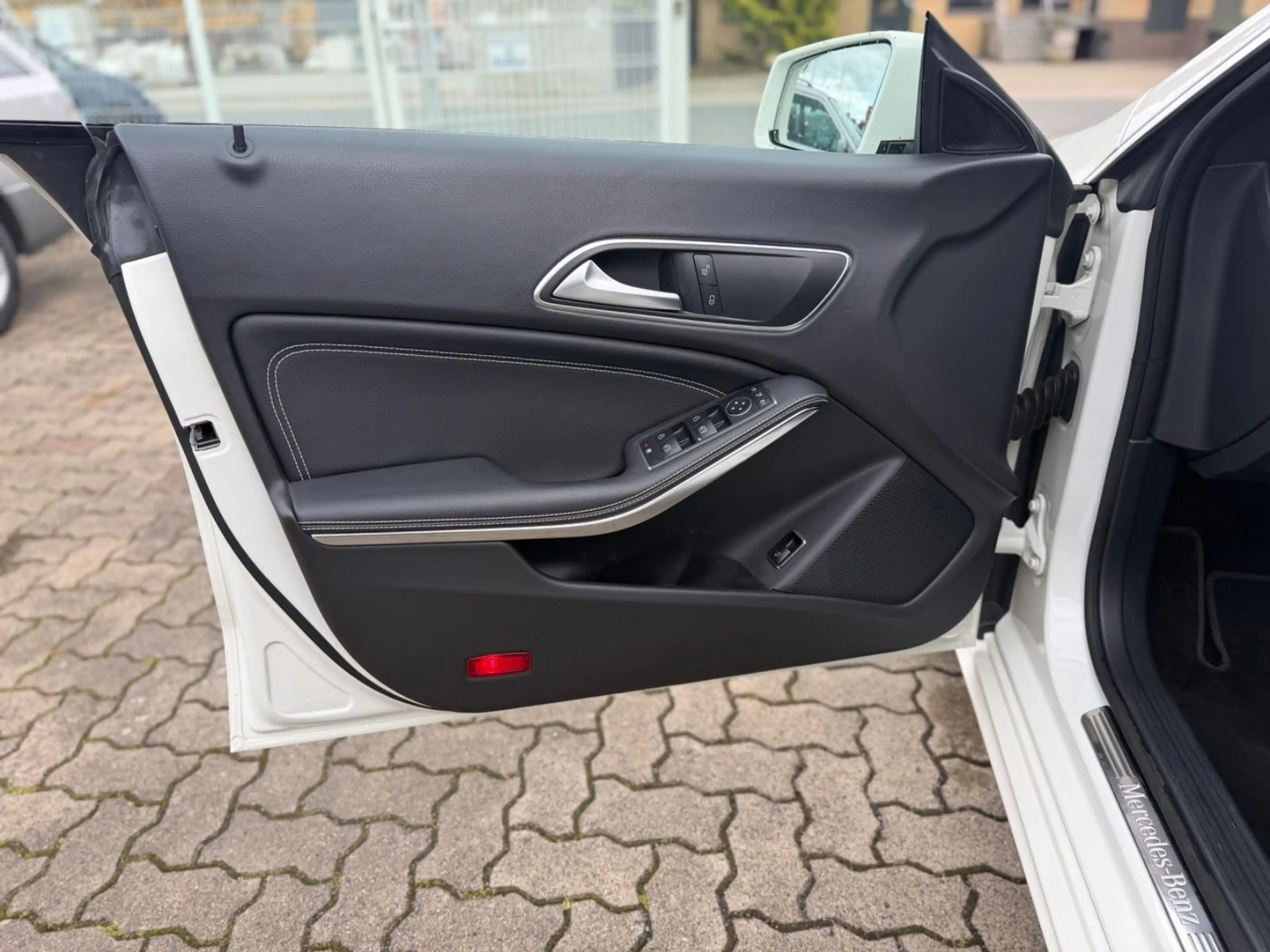 Mercedes-Benz CLA 220 CLA 220*Shooting Brake*4Matic*PANO*SHZ*NAVI*LED* — photo 12