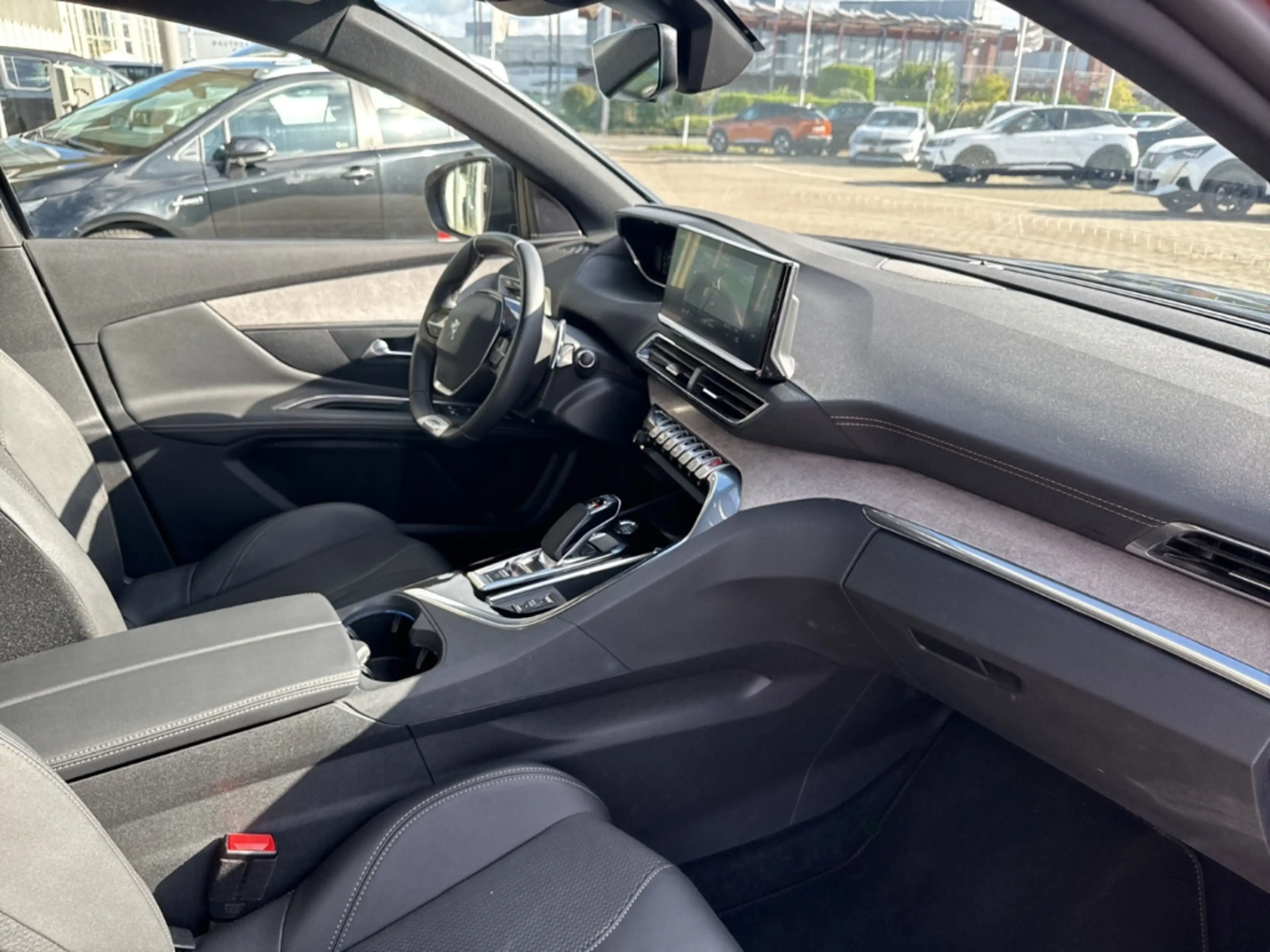 Peugeot 3008 Hybrid 225 GT AHK-abnehmbar El. Panodach Navi Digi — photo 12