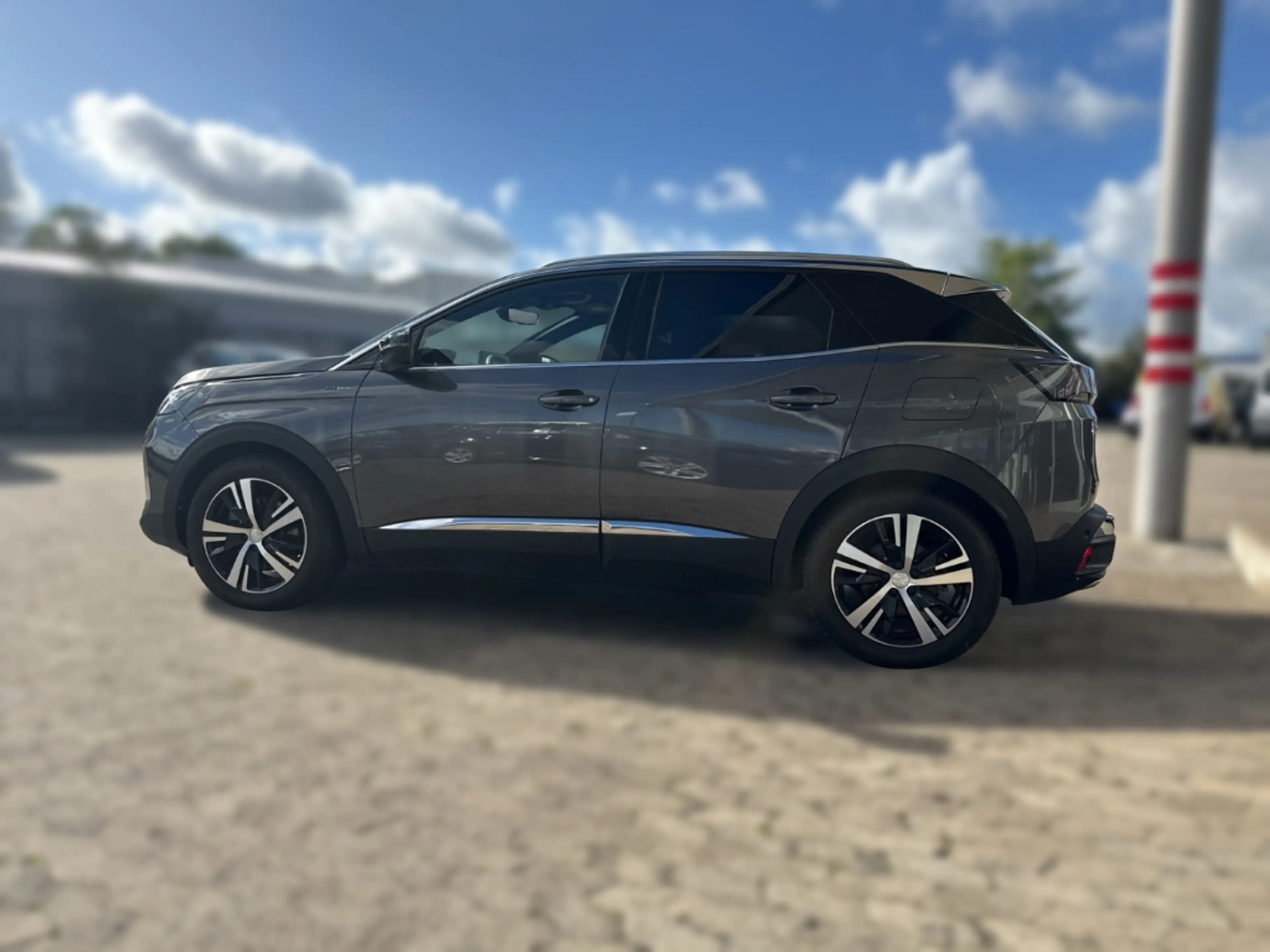 Peugeot 3008 Hybrid 225 GT AHK-abnehmbar El. Panodach Navi Digi — photo 3