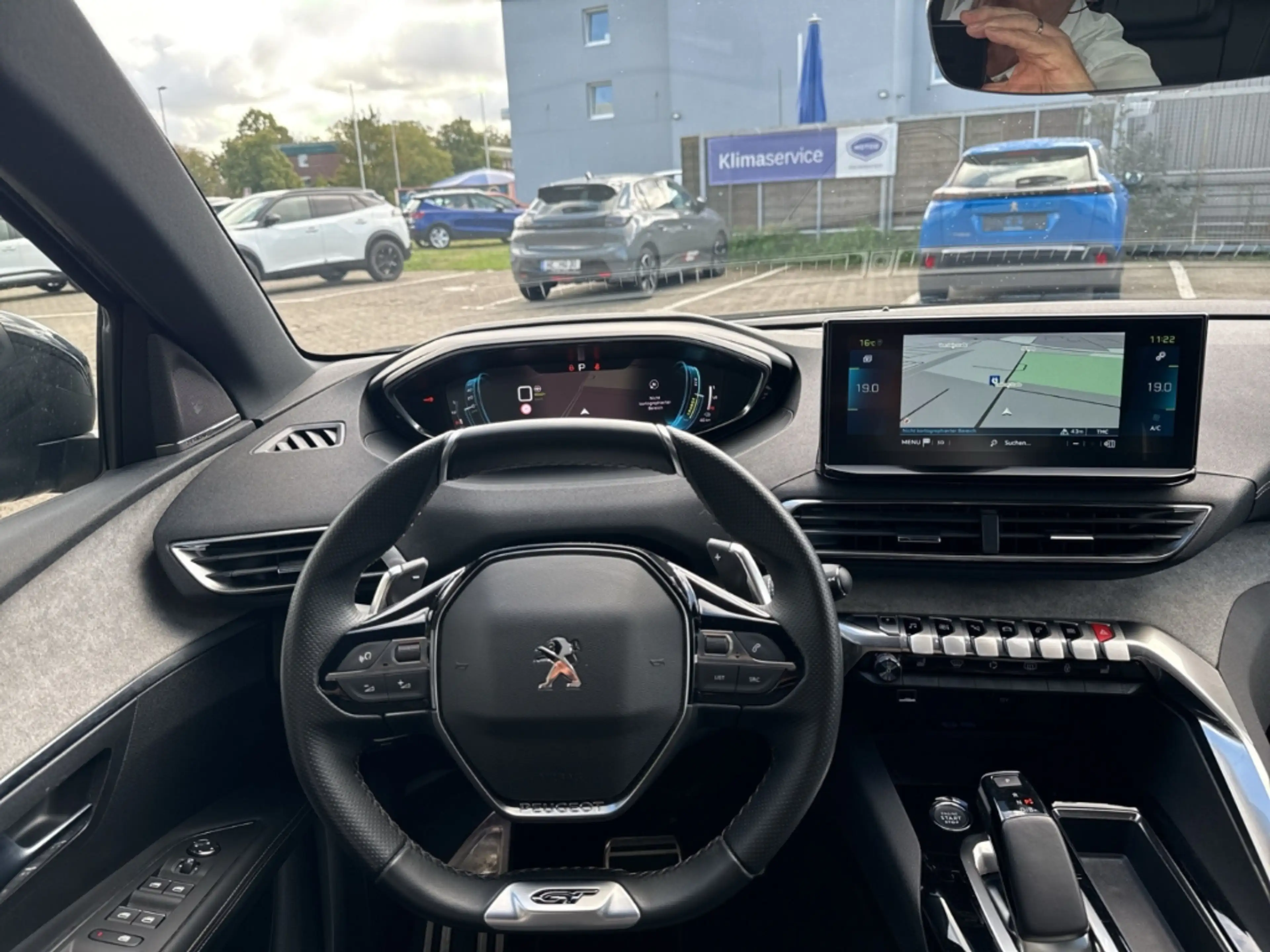 Peugeot 3008 Hybrid 225 GT AHK-abnehmbar El. Panodach Navi Digi — photo 14