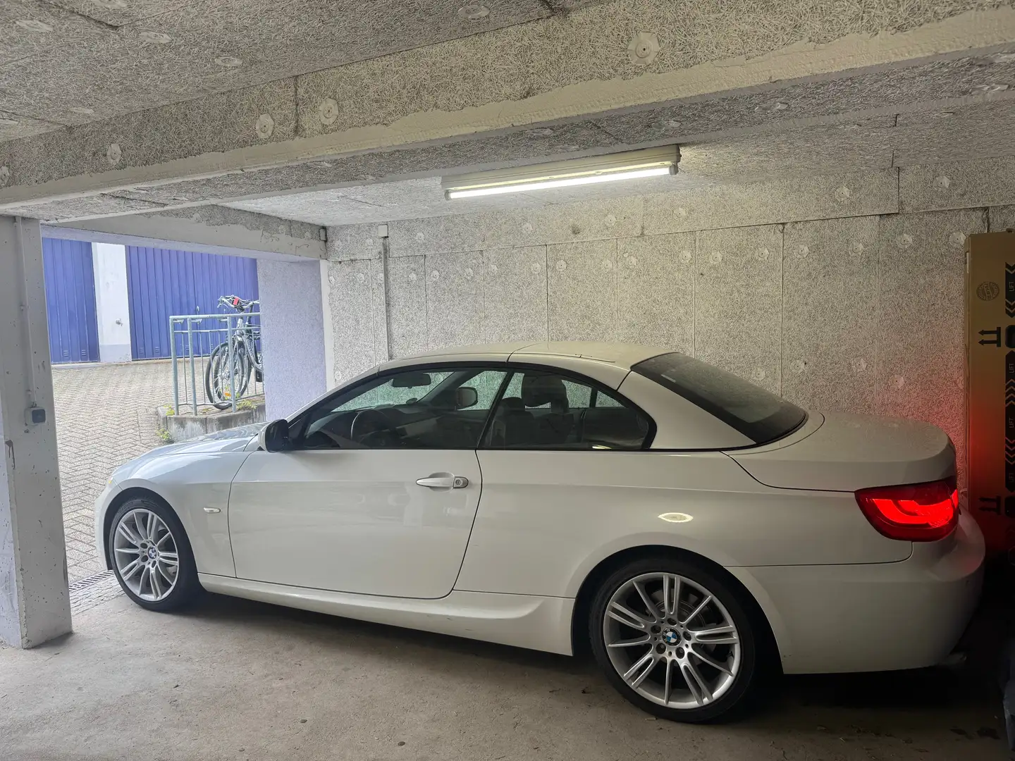 BMW 325 325i Cabrio Aut. White - 2