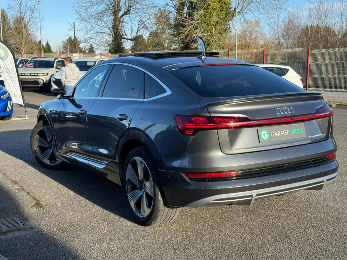 Audi e-tron Sportback 50 quattro 313 ch S line Gris - 2