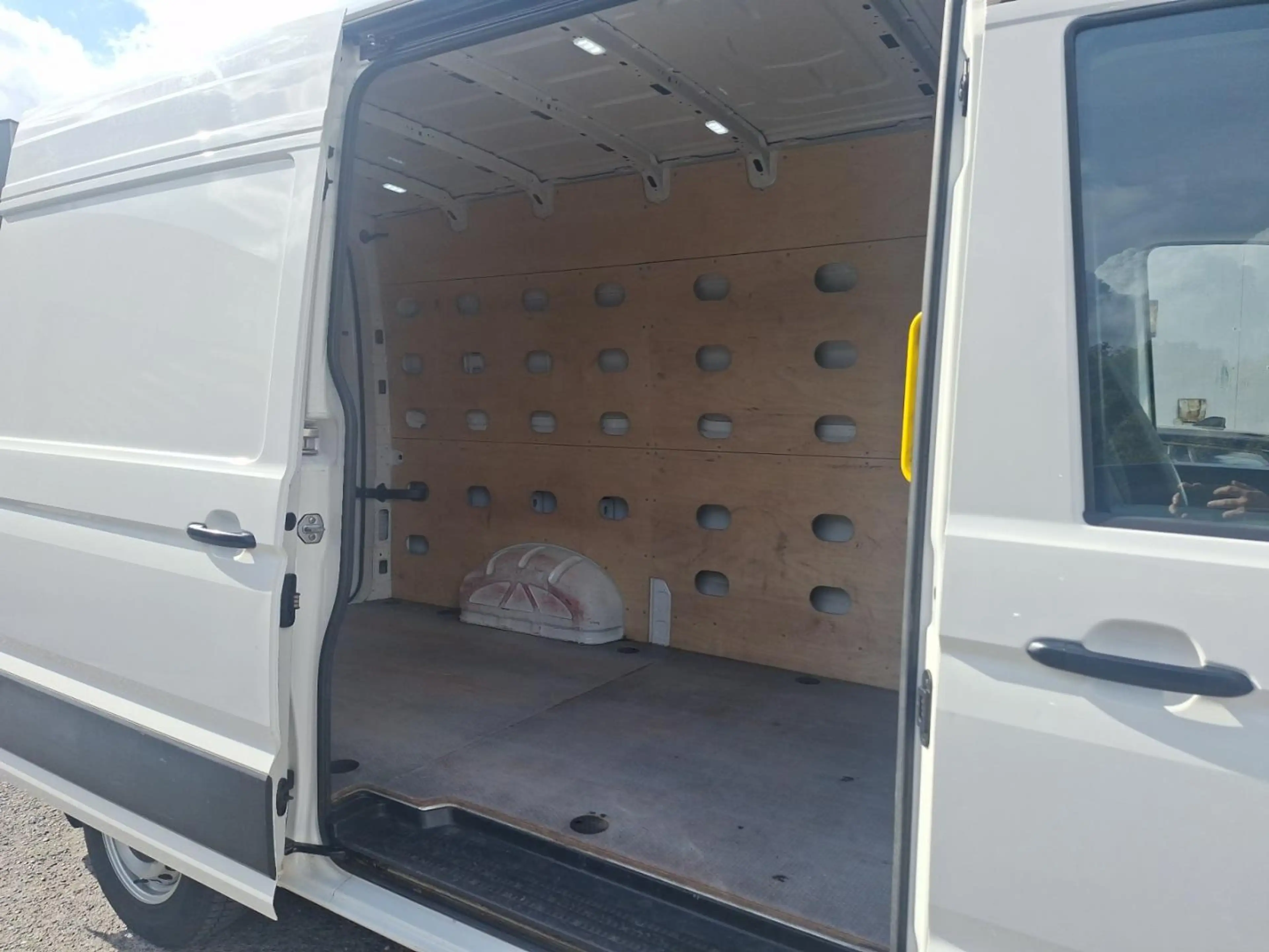Volkswagen Crafter 2.0 CR TDi L3H3 *TREKHAAK*AIRCO*RADIO*HOUTEN VLOER — photo 7