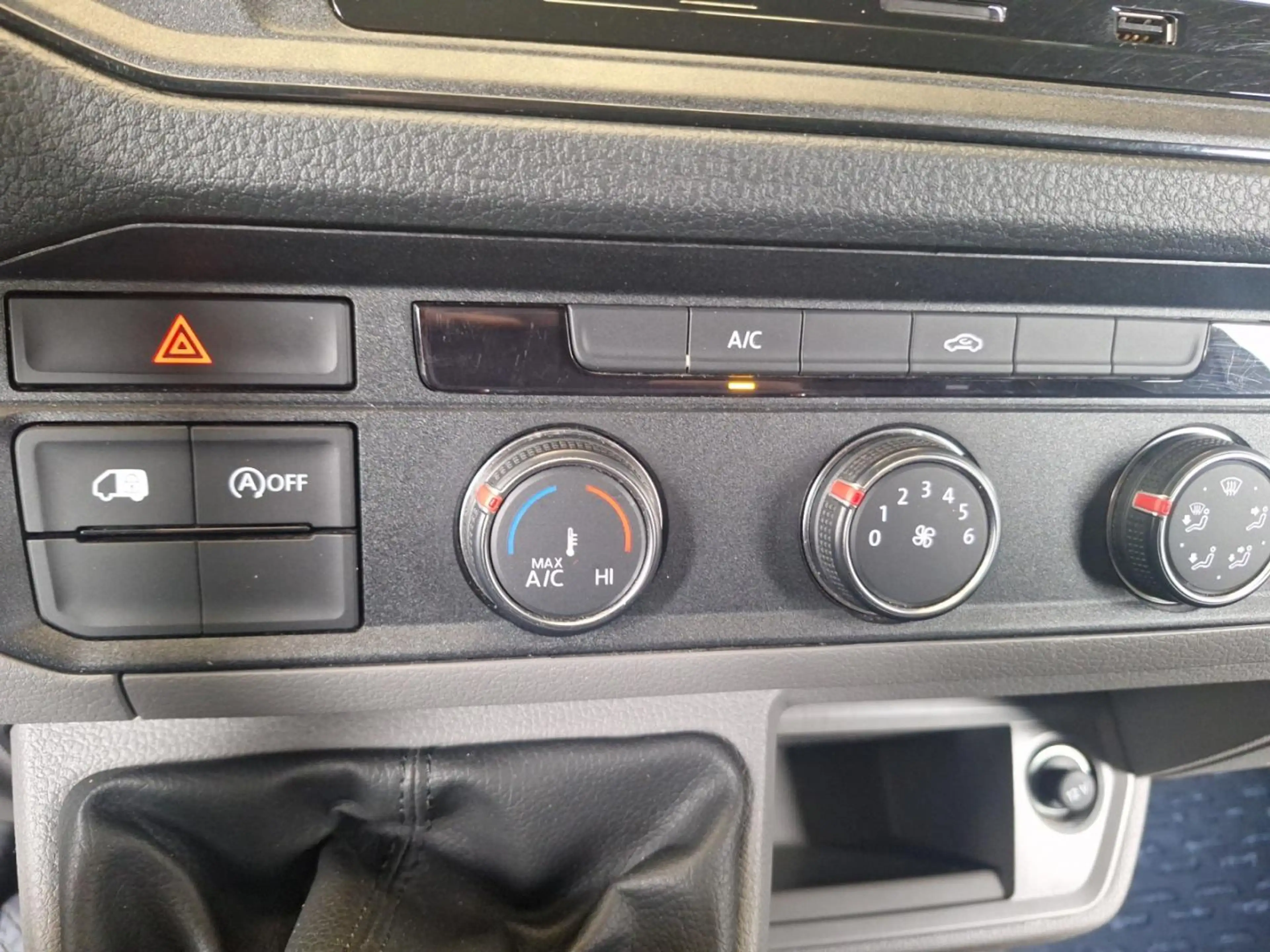 Volkswagen Crafter 2.0 CR TDi L3H3 *TREKHAAK*AIRCO*RADIO*HOUTEN VLOER — photo 15