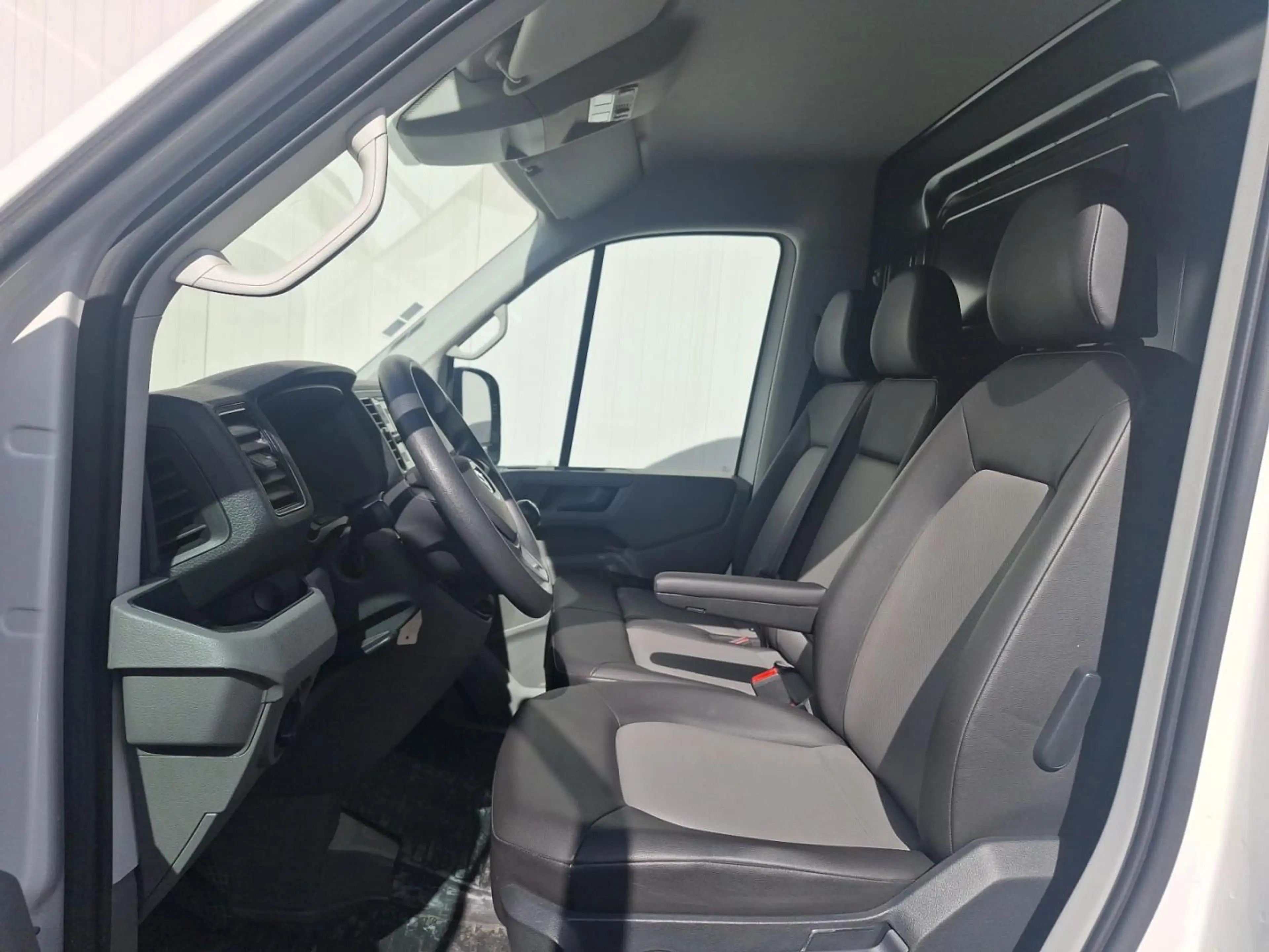 Volkswagen Crafter 2.0 CR TDi L3H3 *TREKHAAK*AIRCO*RADIO*HOUTEN VLOER — photo 9
