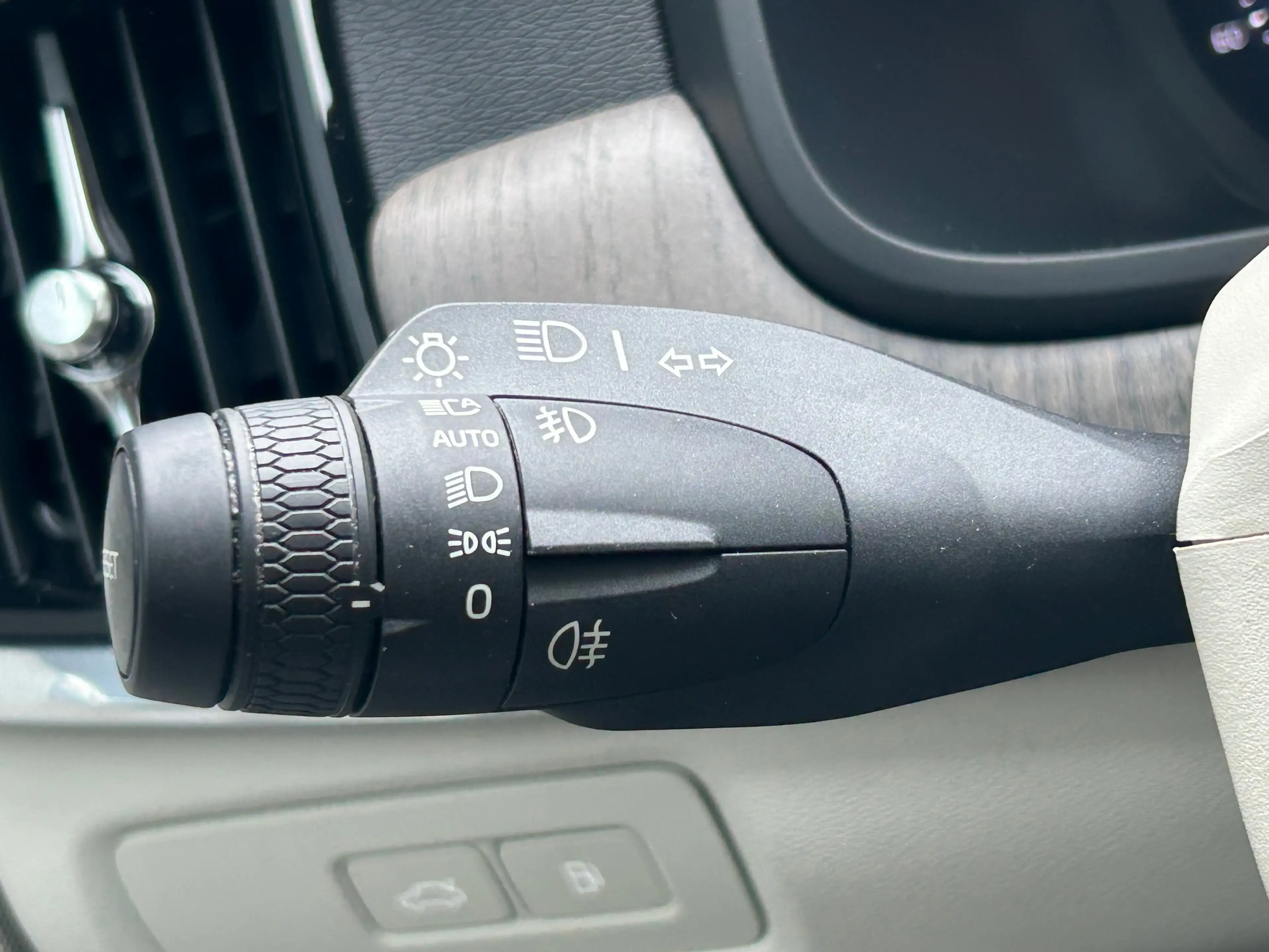 Volvo V90 Long Range 2.0 T6 Plug-in hybrid AWD Core Bright | — photo 16