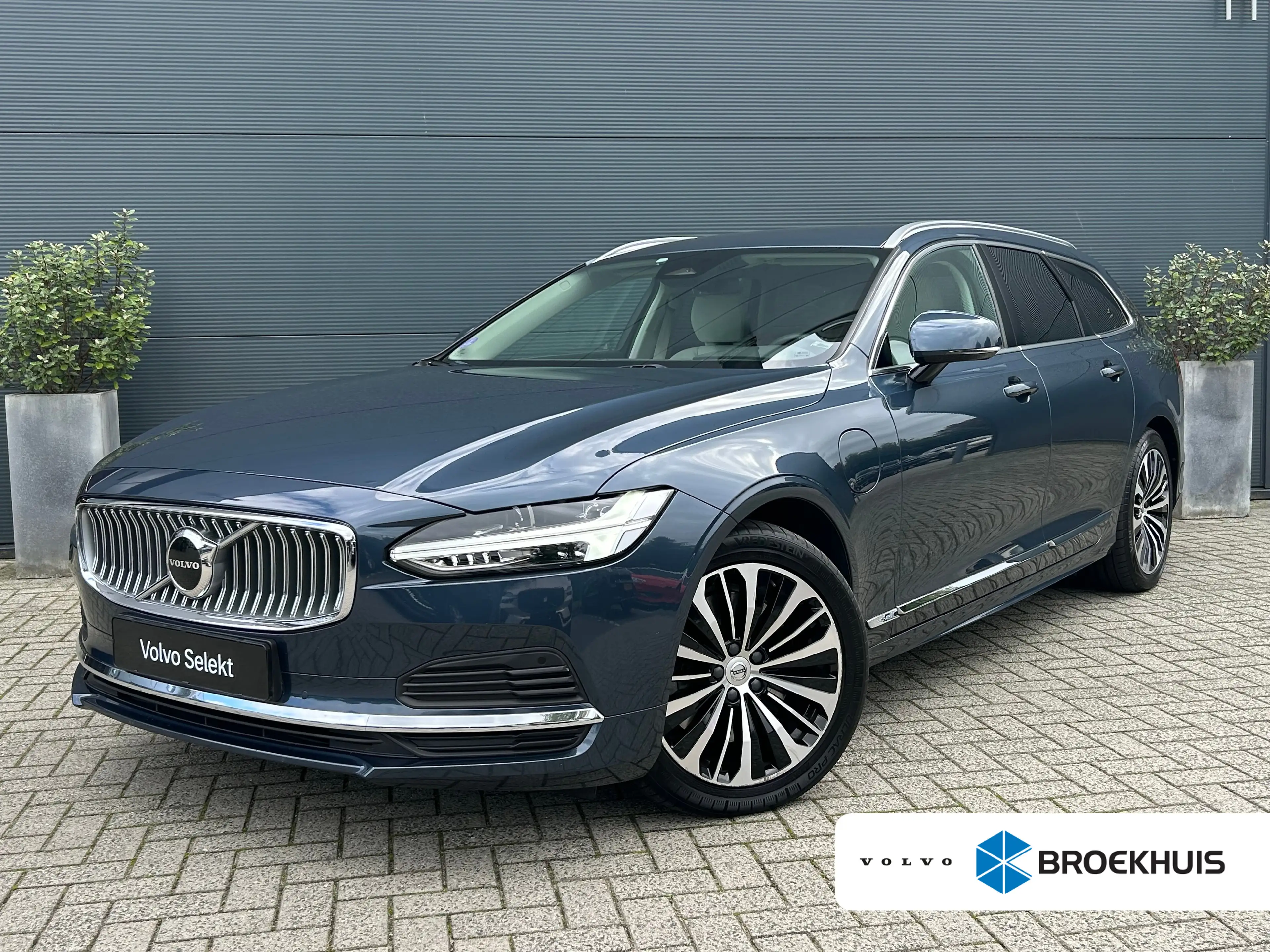 Volvo V90 Long Range 2.0 T6 Plug-in hybrid AWD Core Bright |