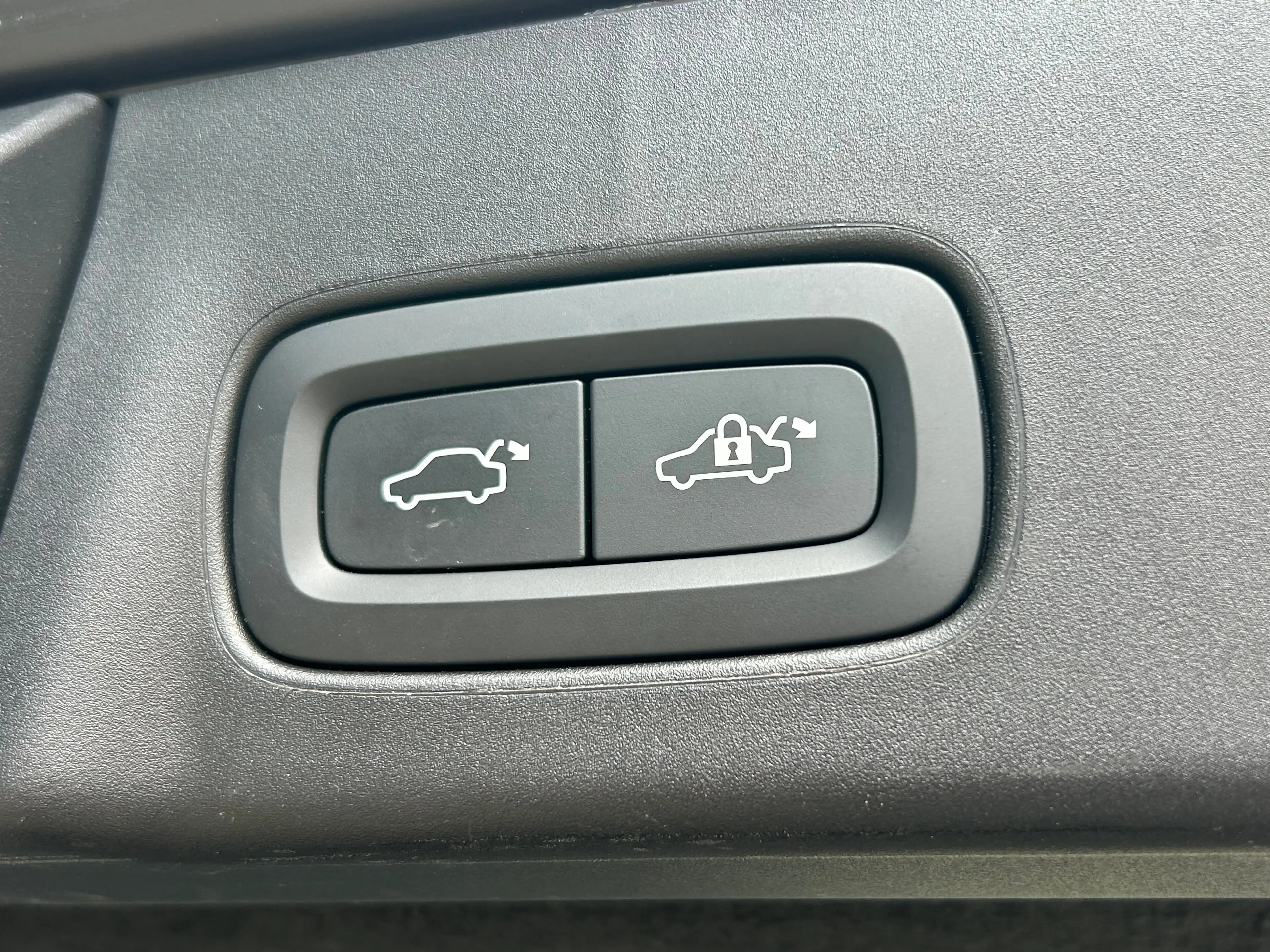 Volvo V90 Long Range 2.0 T6 Plug-in hybrid AWD Core Bright | — photo 21