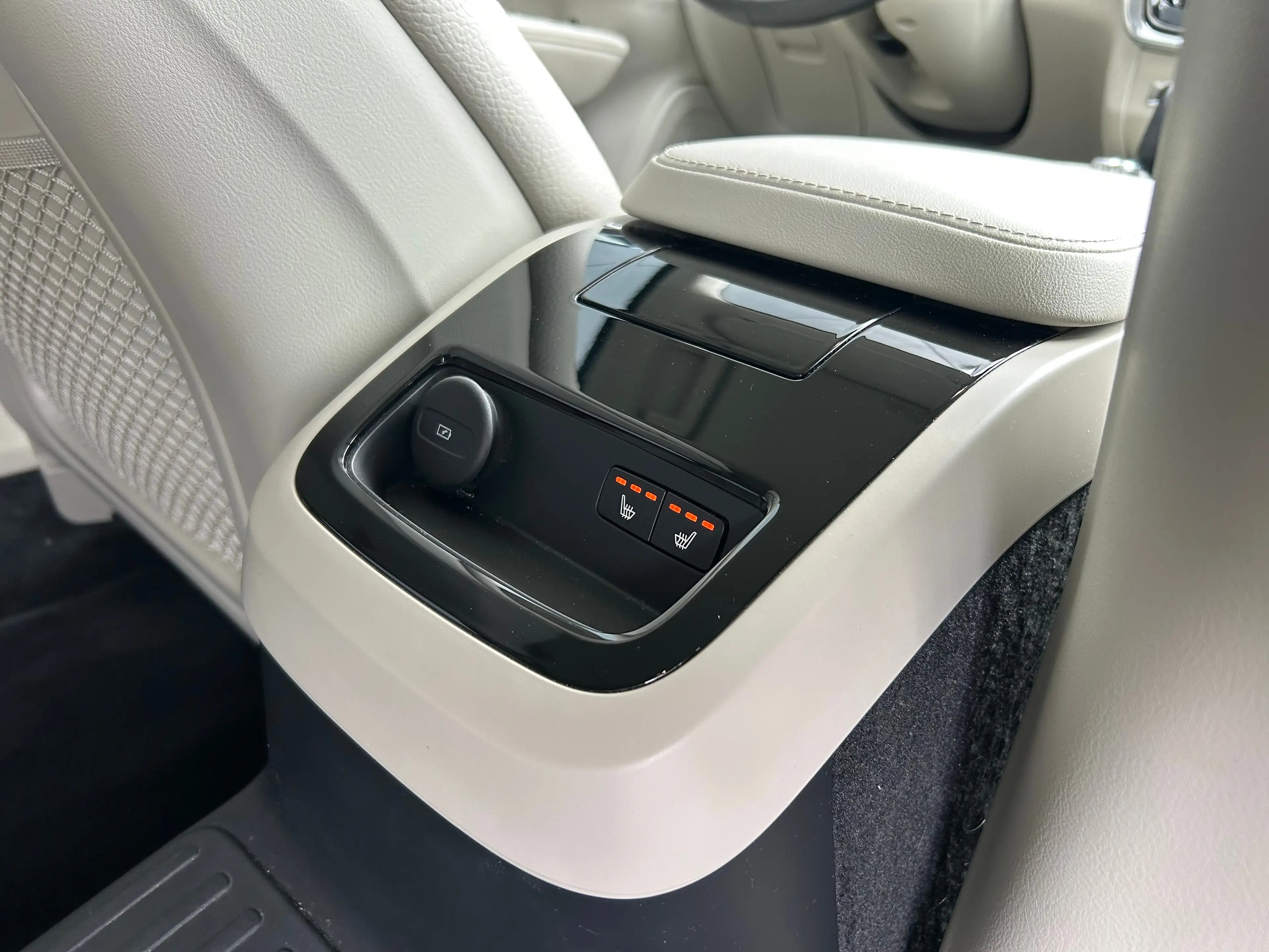 Volvo V90 Long Range 2.0 T6 Plug-in hybrid AWD Core Bright | — photo 23