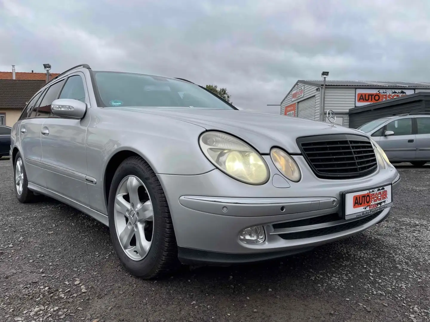 Mercedes-Benz E 240 T  Leder  Navi  Xenon  Sportauspuff Silber - 1