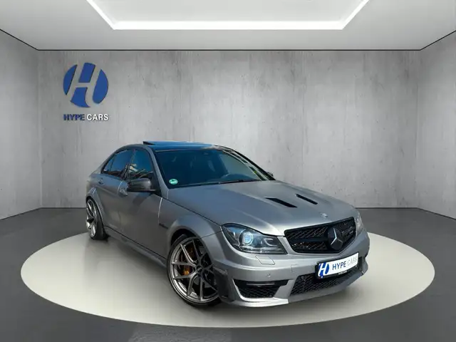 Mercedes-Benz C 63 Amg view 3