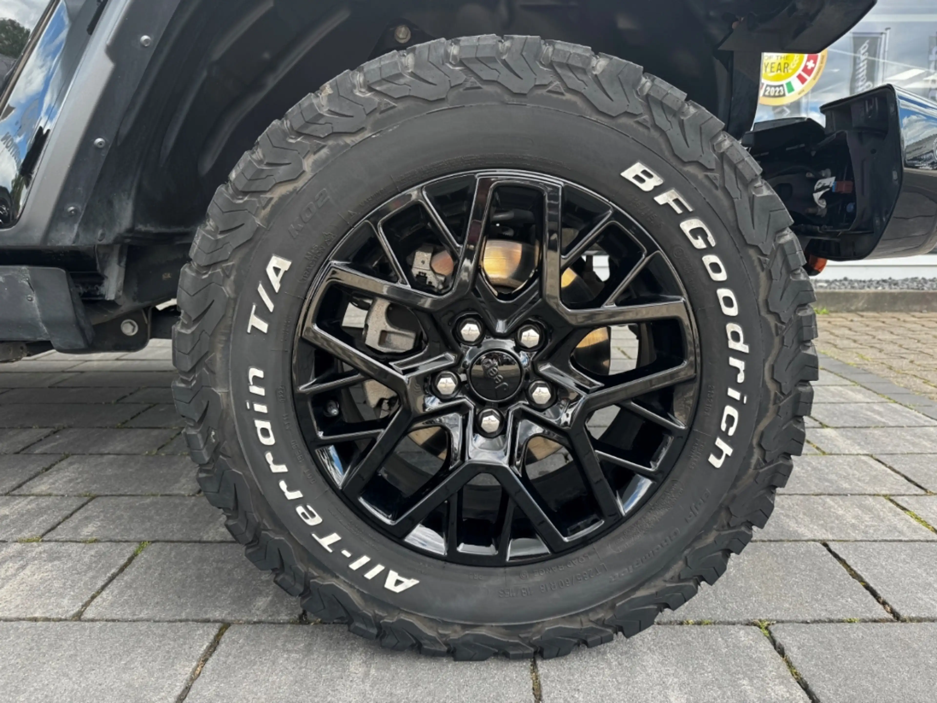 Jeep Wrangler Sahara 4xe Umbau 285er Höher Trittbretter elektris — photo 10