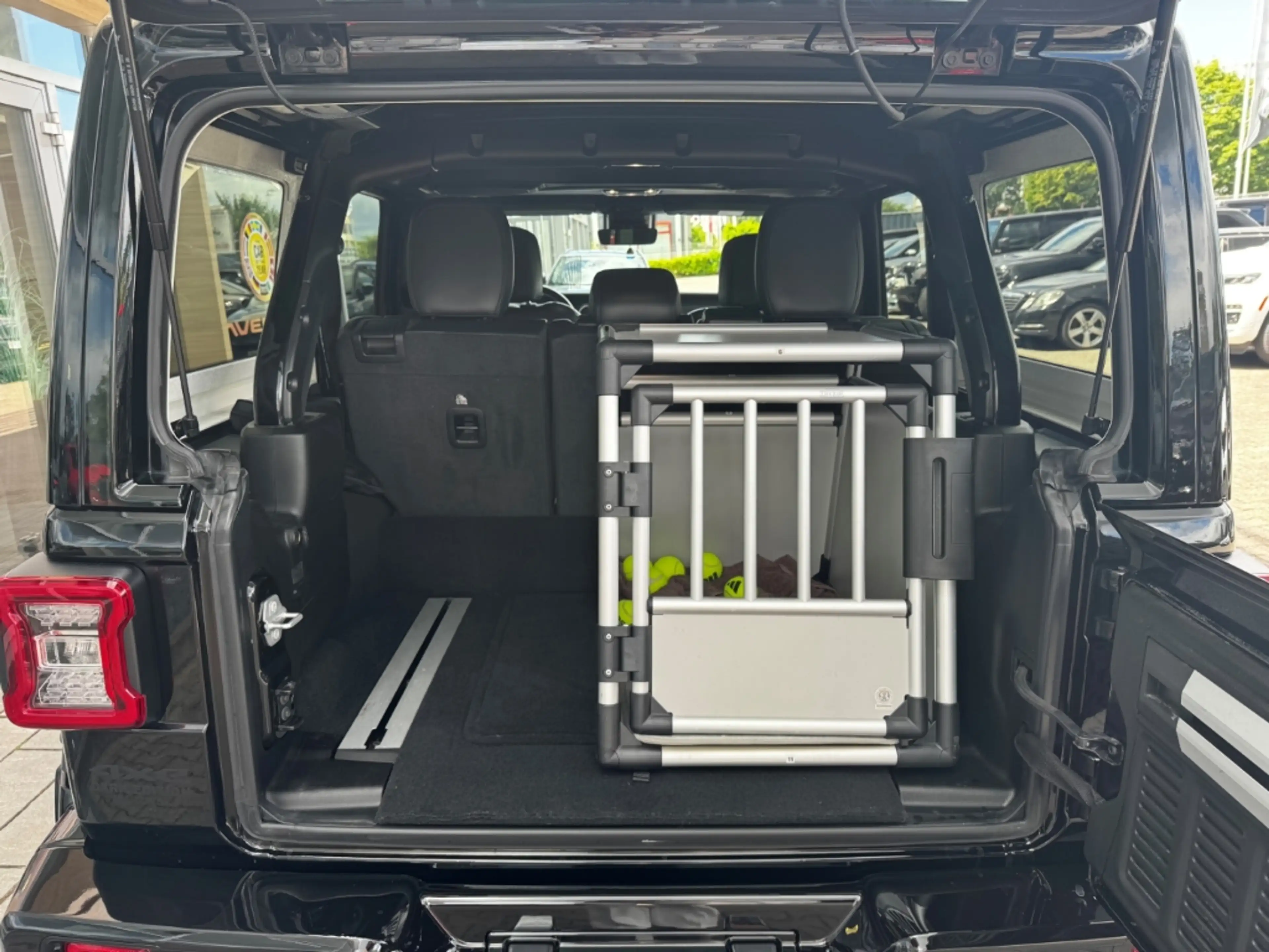 Jeep Wrangler Sahara 4xe Umbau 285er Höher Trittbretter elektris — photo 7