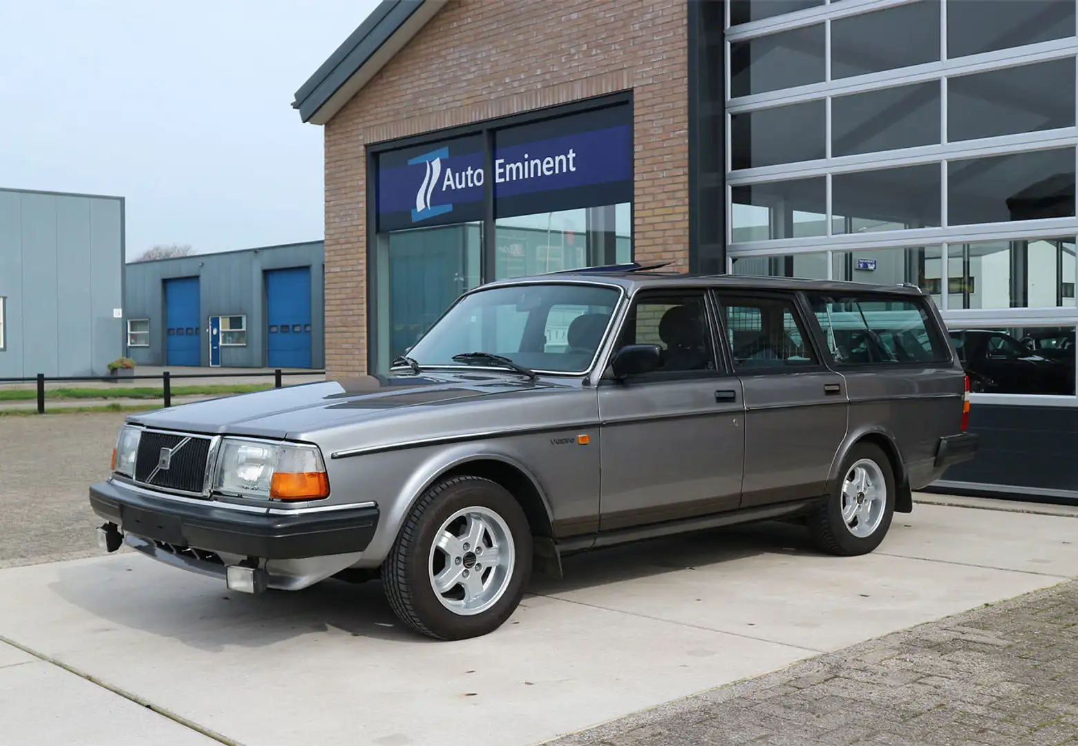 Volvo 240 Estate 2.3 GL automaat 1985 187dkm 1e eigenaar Gris - 1