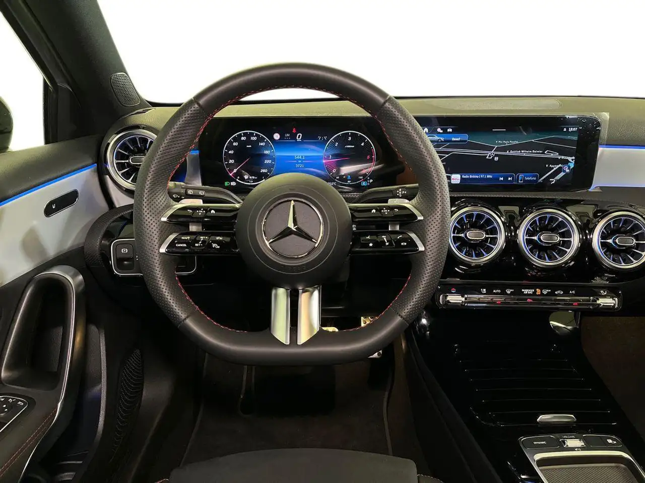 Mercedes-Benz A-Class 2026 — фото 11