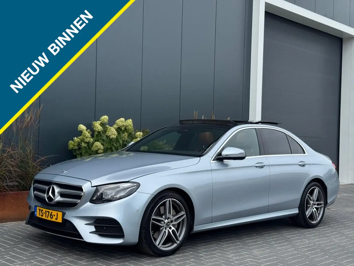 Mercedes-Benz E 220 d AMG FULL OPTIES NAVI WIDESCREEN SFEERVERL 360 CA Gris - 1