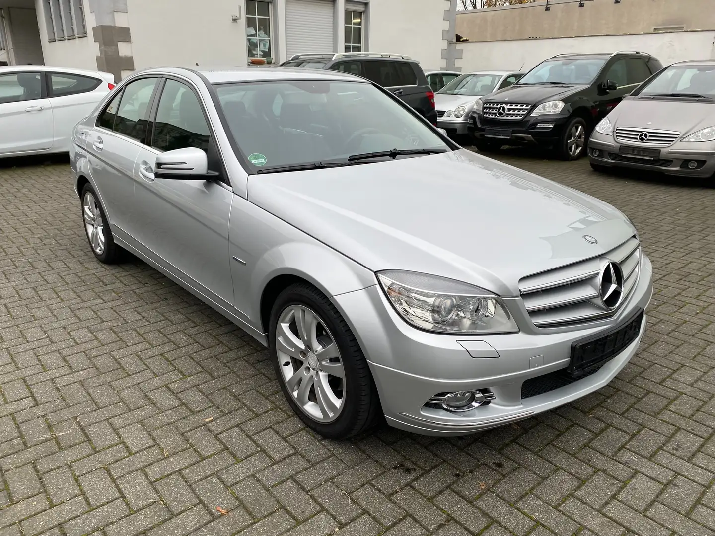 Mercedes-Benz C 180 Kompressor BlueEFFICIENCY Avantgarde  Navi, Xenon Plateado - 1