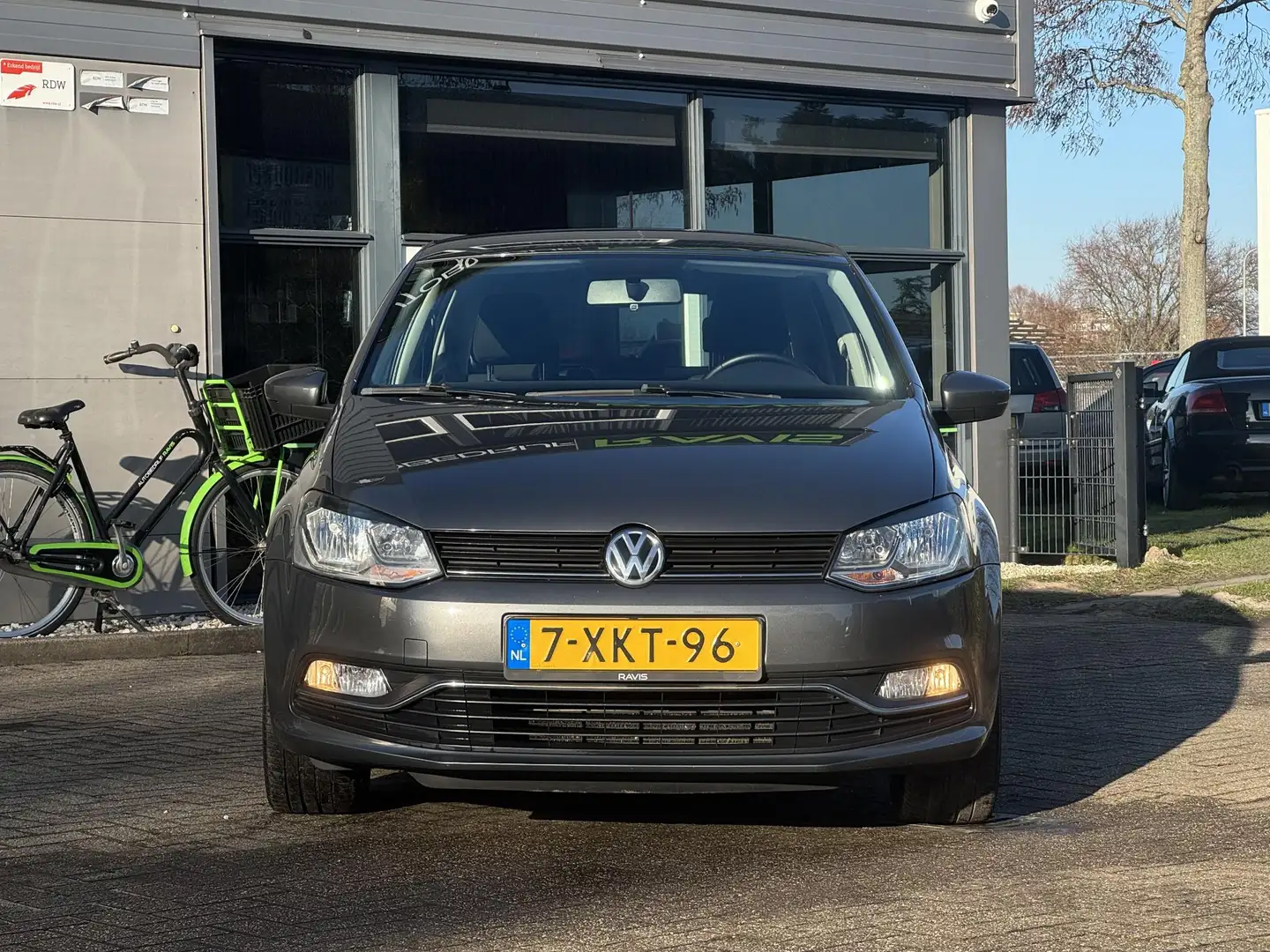 Volkswagen Polo 1.2 TSI Comfortline | Apple Carplay | Cruise | LMV Gris - 2