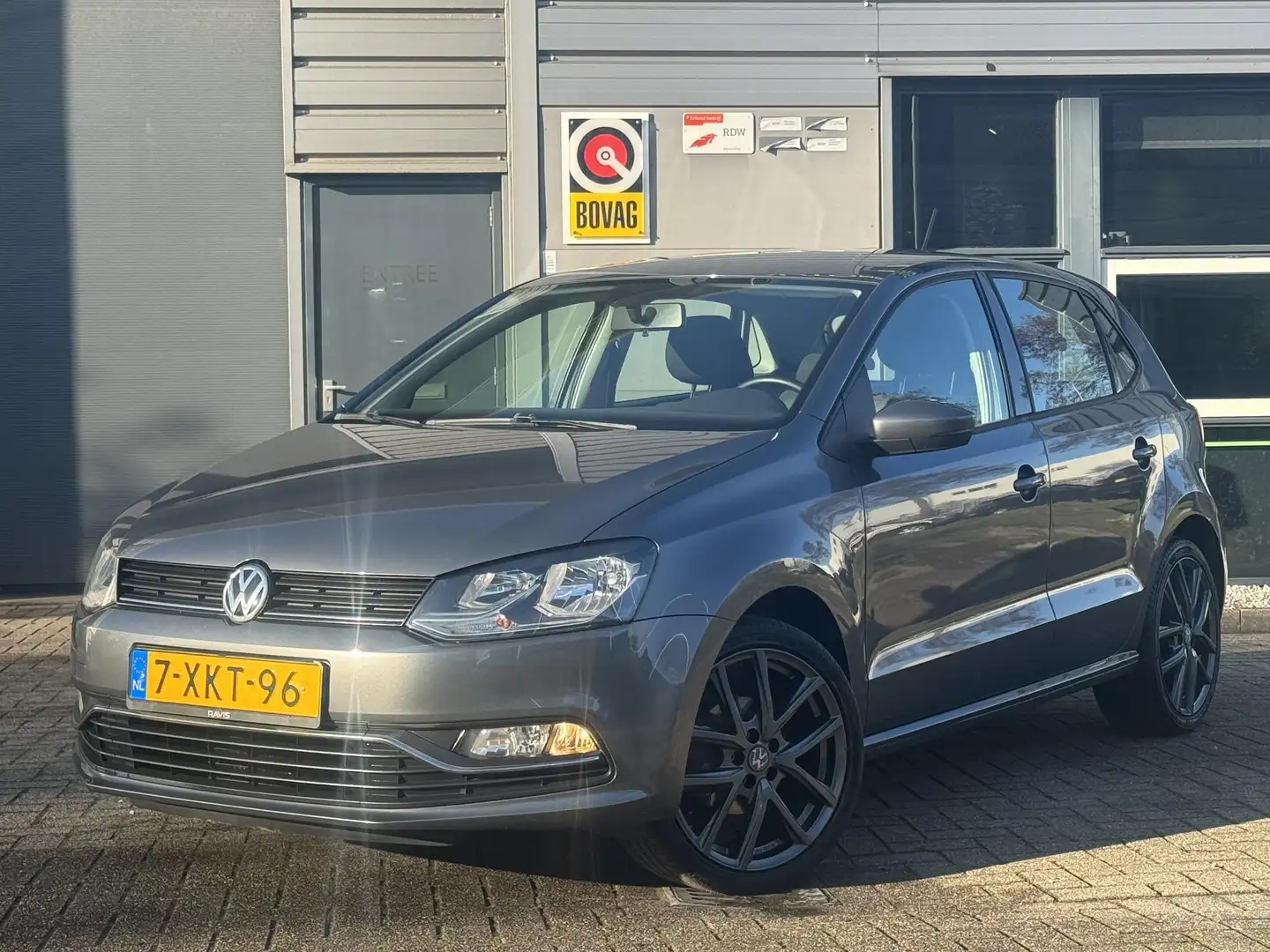Volkswagen Polo 1.2 TSI Comfortline | Apple Carplay | Cruise | LMV Gris - 1