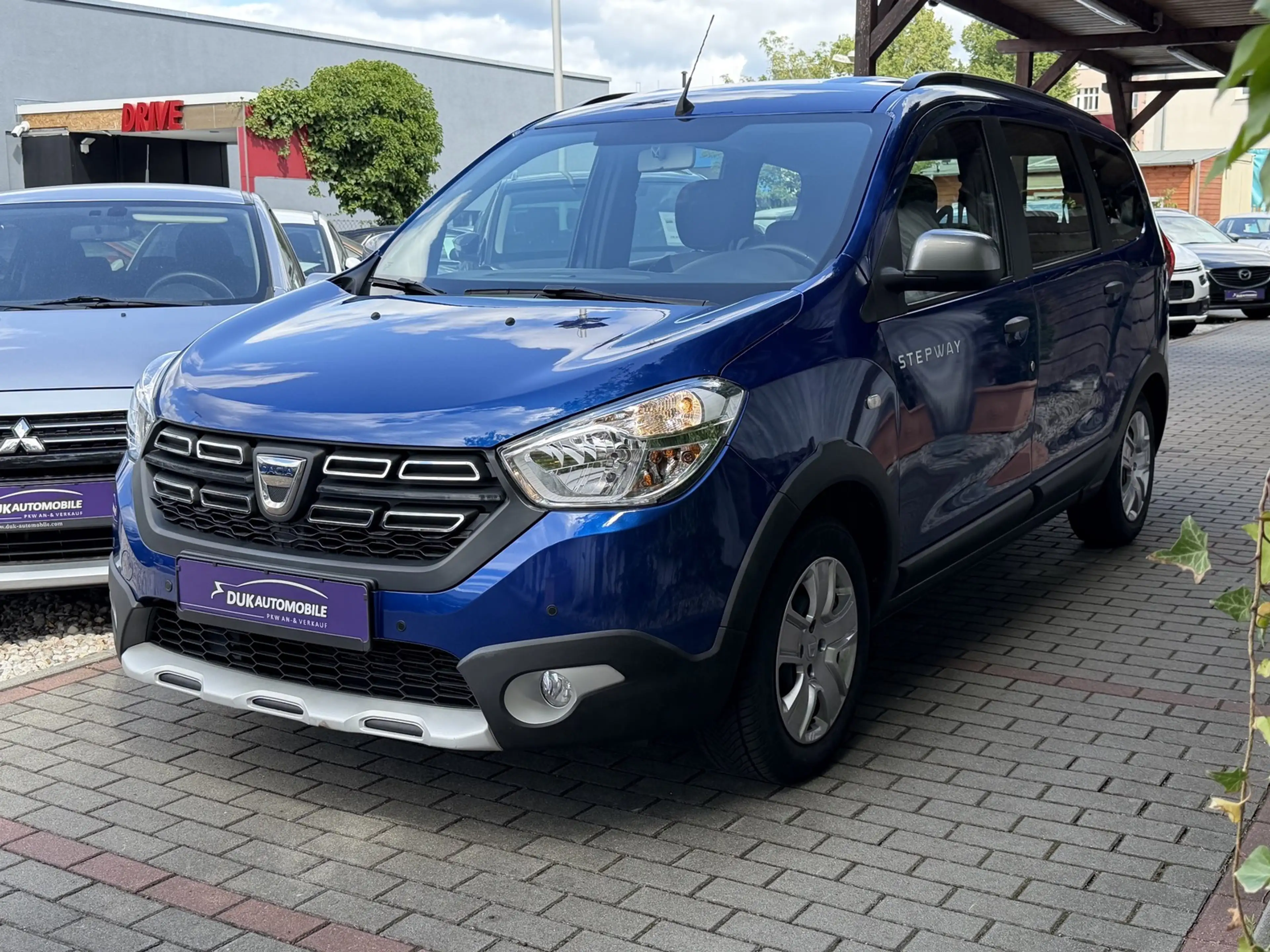 Dacia Lodgy Stepway *7 Sitzer*Navi*Rückfahr Cam* — photo 14