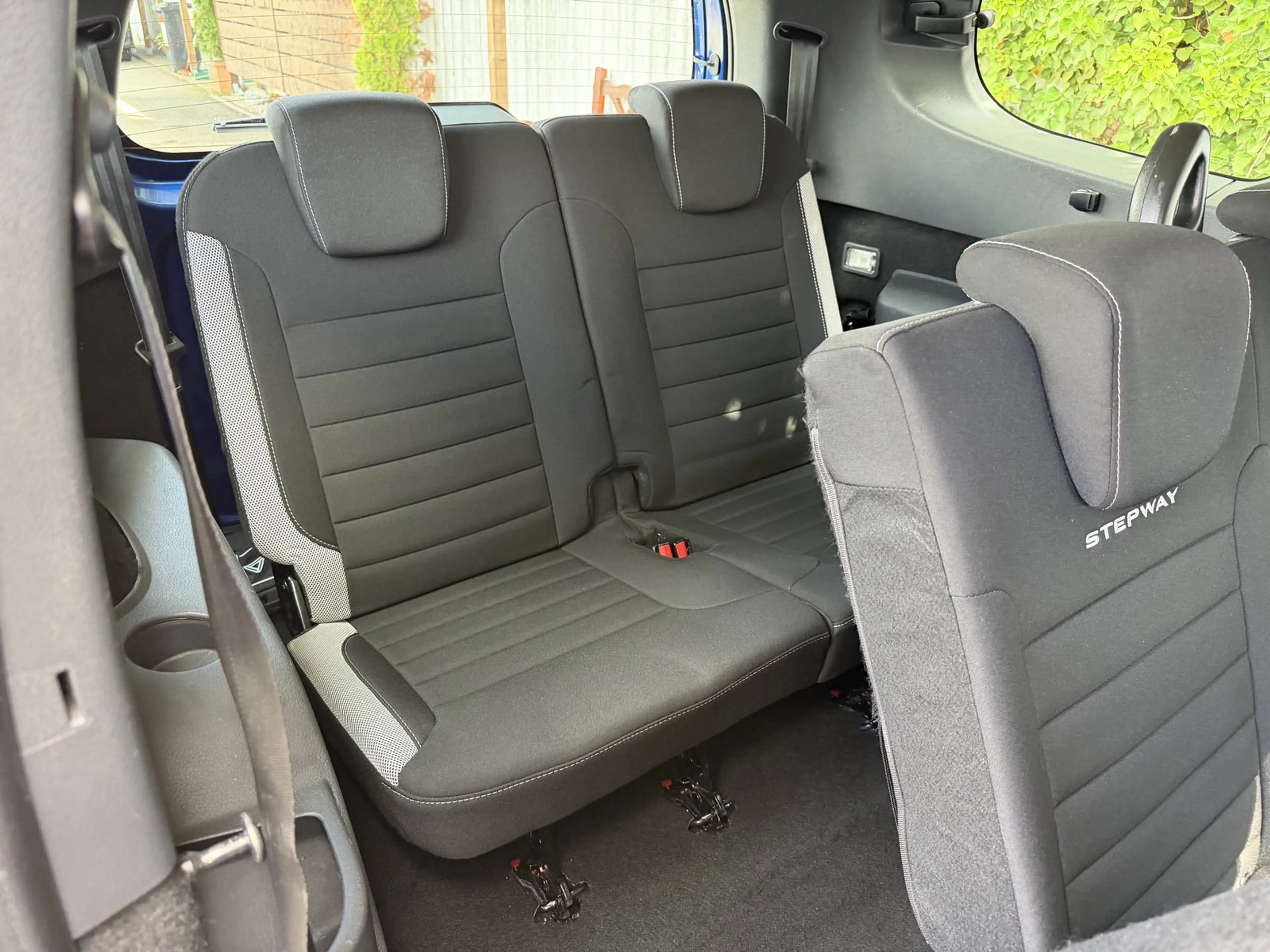 Dacia Lodgy Stepway *7 Sitzer*Navi*Rückfahr Cam* — photo 5