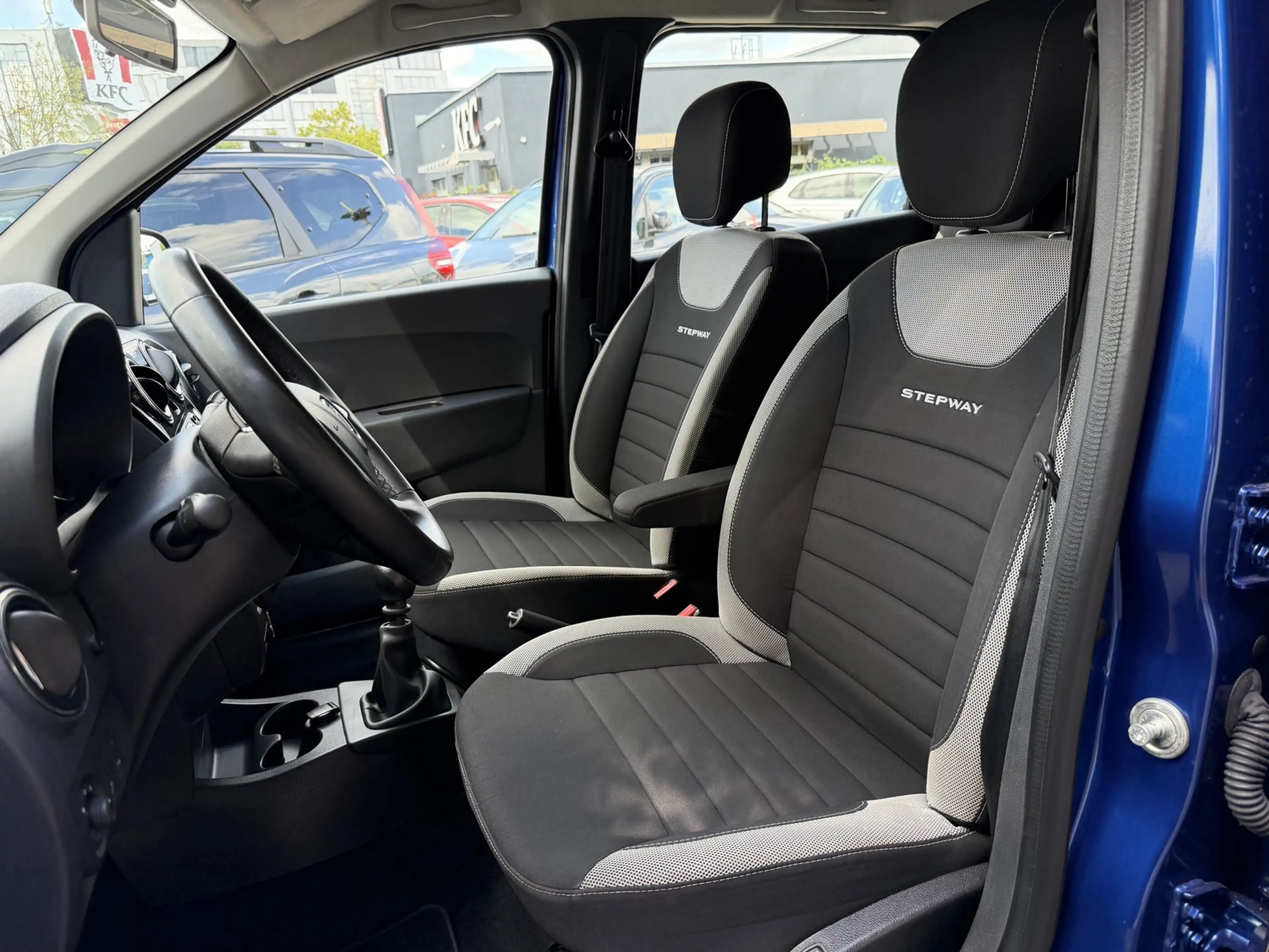 Dacia Lodgy Stepway *7 Sitzer*Navi*Rückfahr Cam* — photo 15